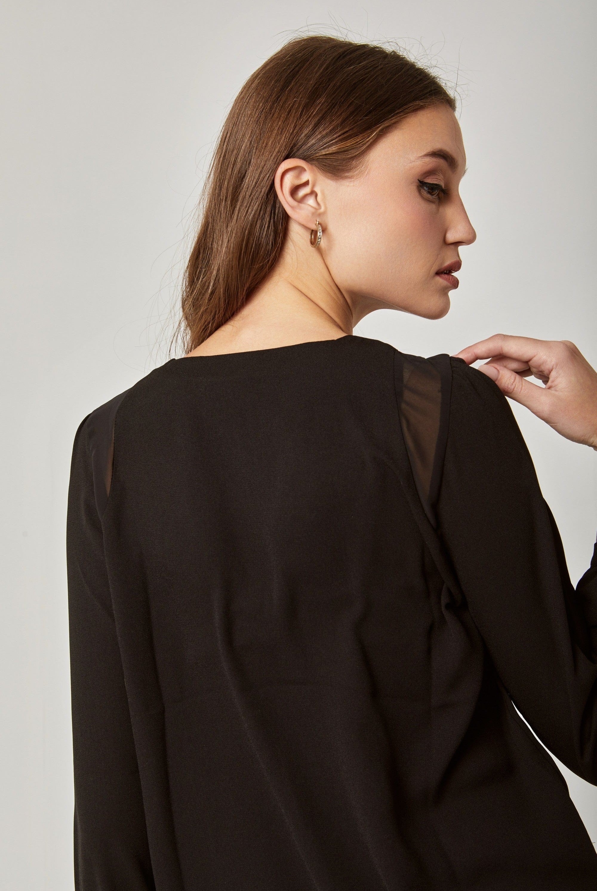 داليدرس بلوزة سادة كم طويل نسائي