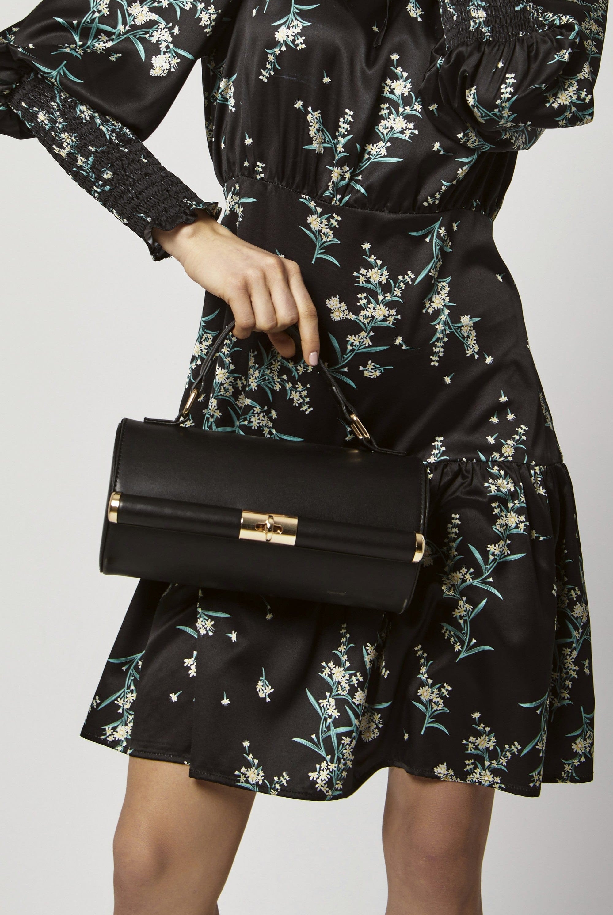 داليدرس فستان ميدي مخطط بالطول بربطة عنق بدون أكمام نسائي أسود