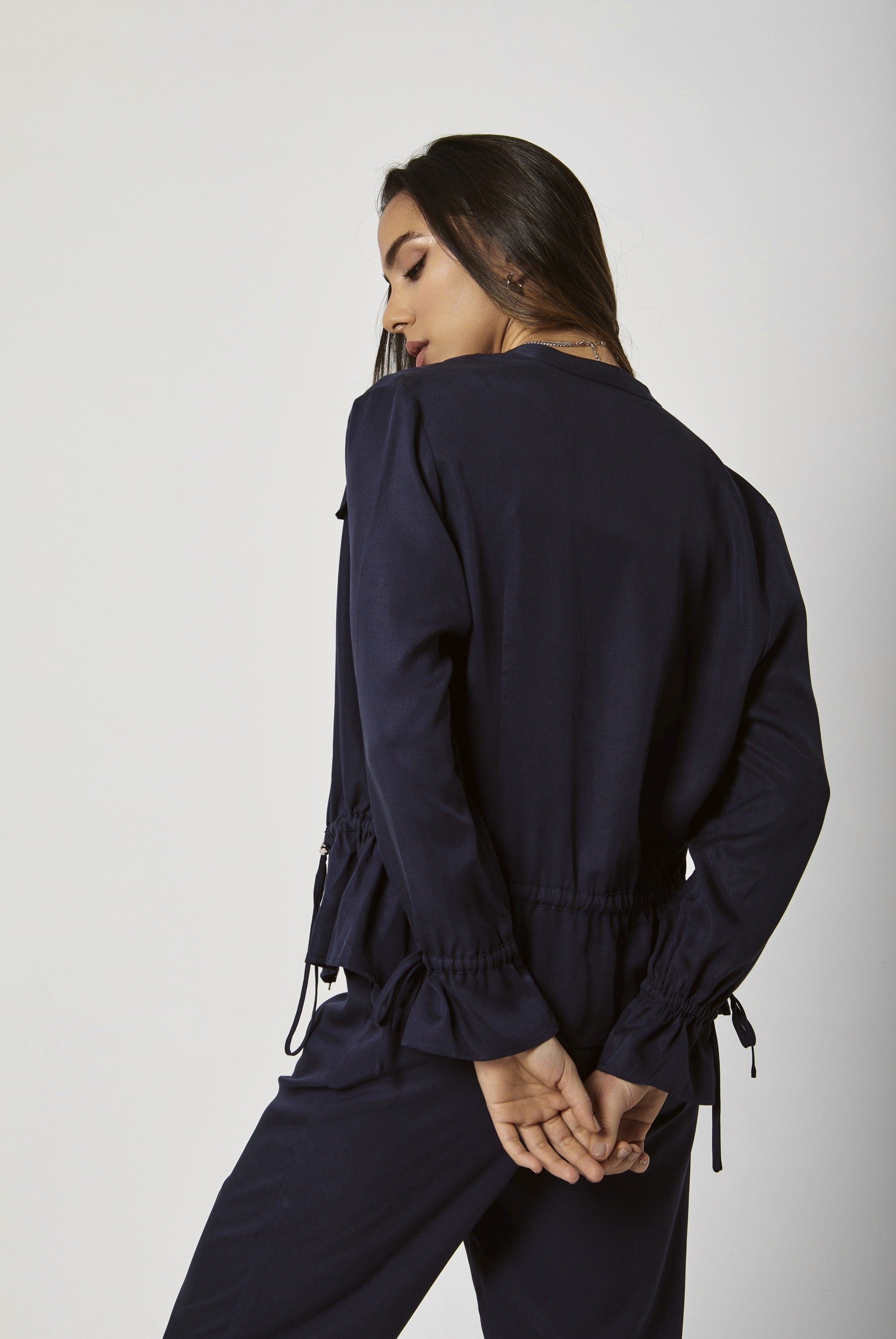 داليدرس جاكيت سادة بجيوب أمامية بخصر مرتفع كم طويل أزرق فاتح