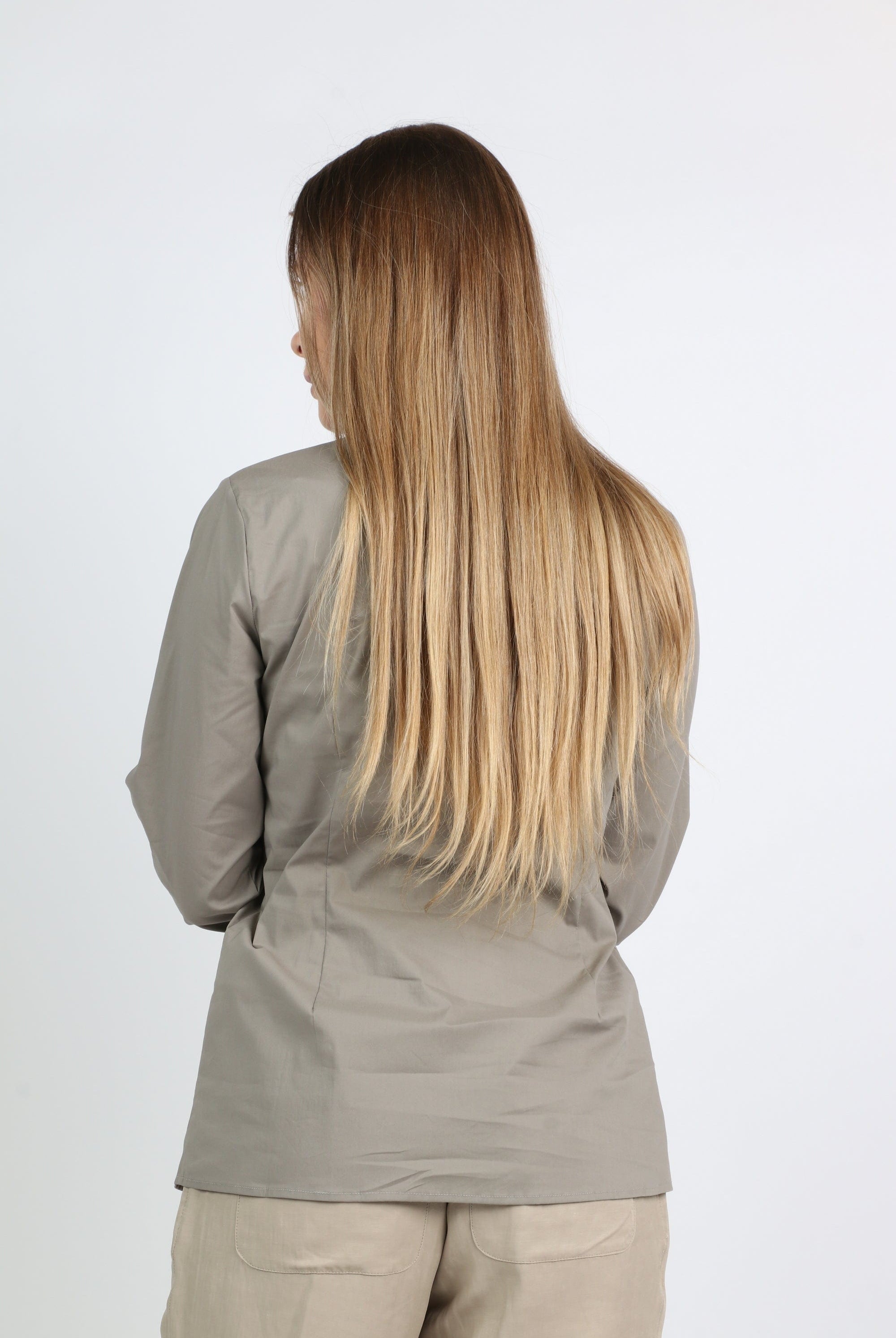 داليدرس بلوزة بجيوب أمامية سادة بأزرار أمامية كم طويل نسائي