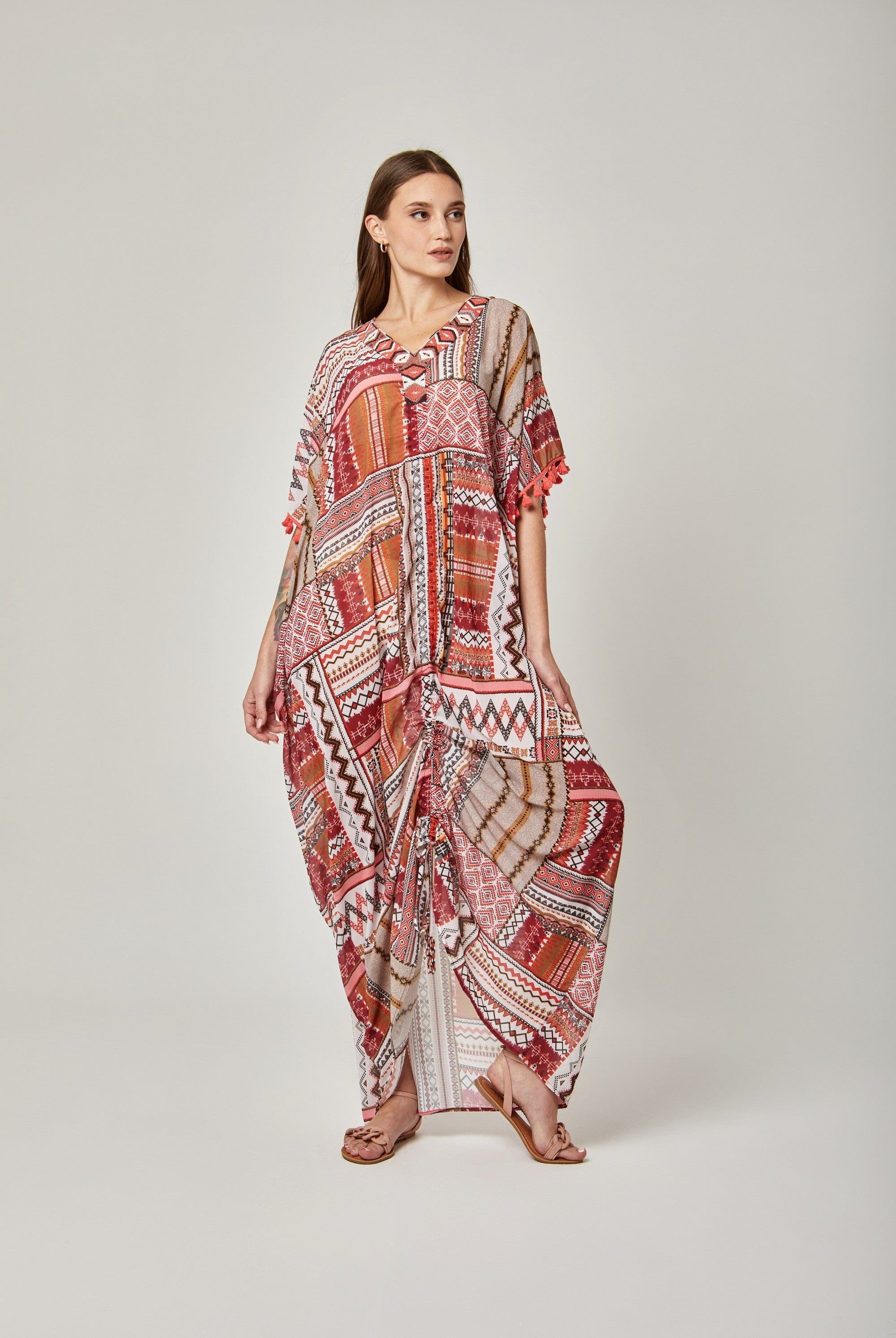 داليدرس فستان طويل منقوش بكم قصير مزين بخيوط متعدد الألوان