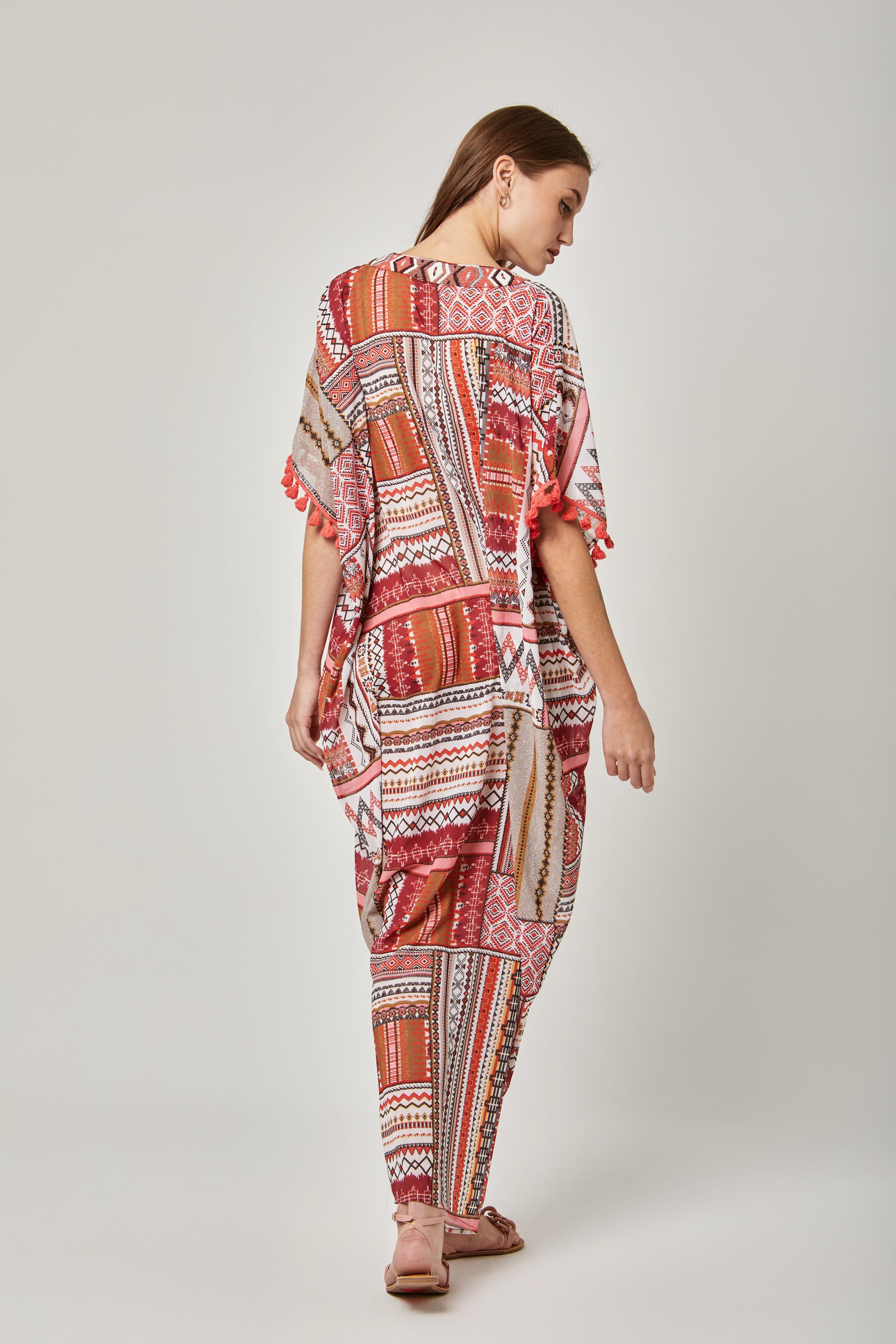 داليدرس فستان طويل منقوش بكم قصير مزين بخيوط متعدد الألوان