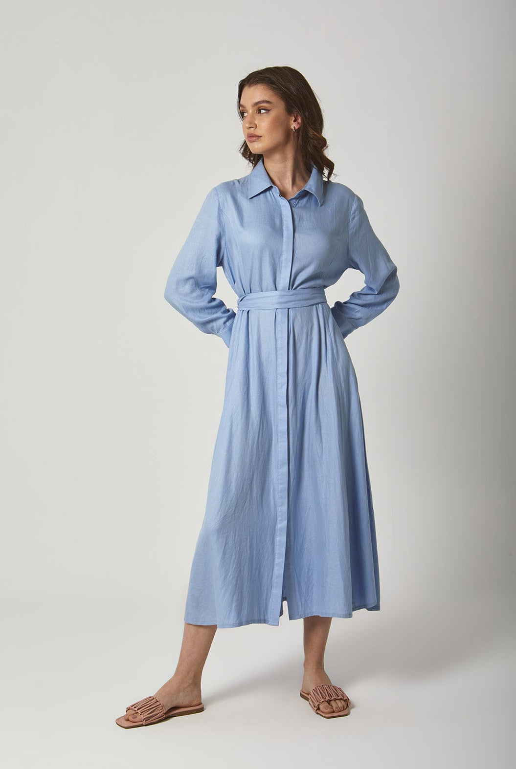 داليدرس فستان ميدي سادة برباط على الخصر عريضة كم طويل نسائي أزرق فاتح