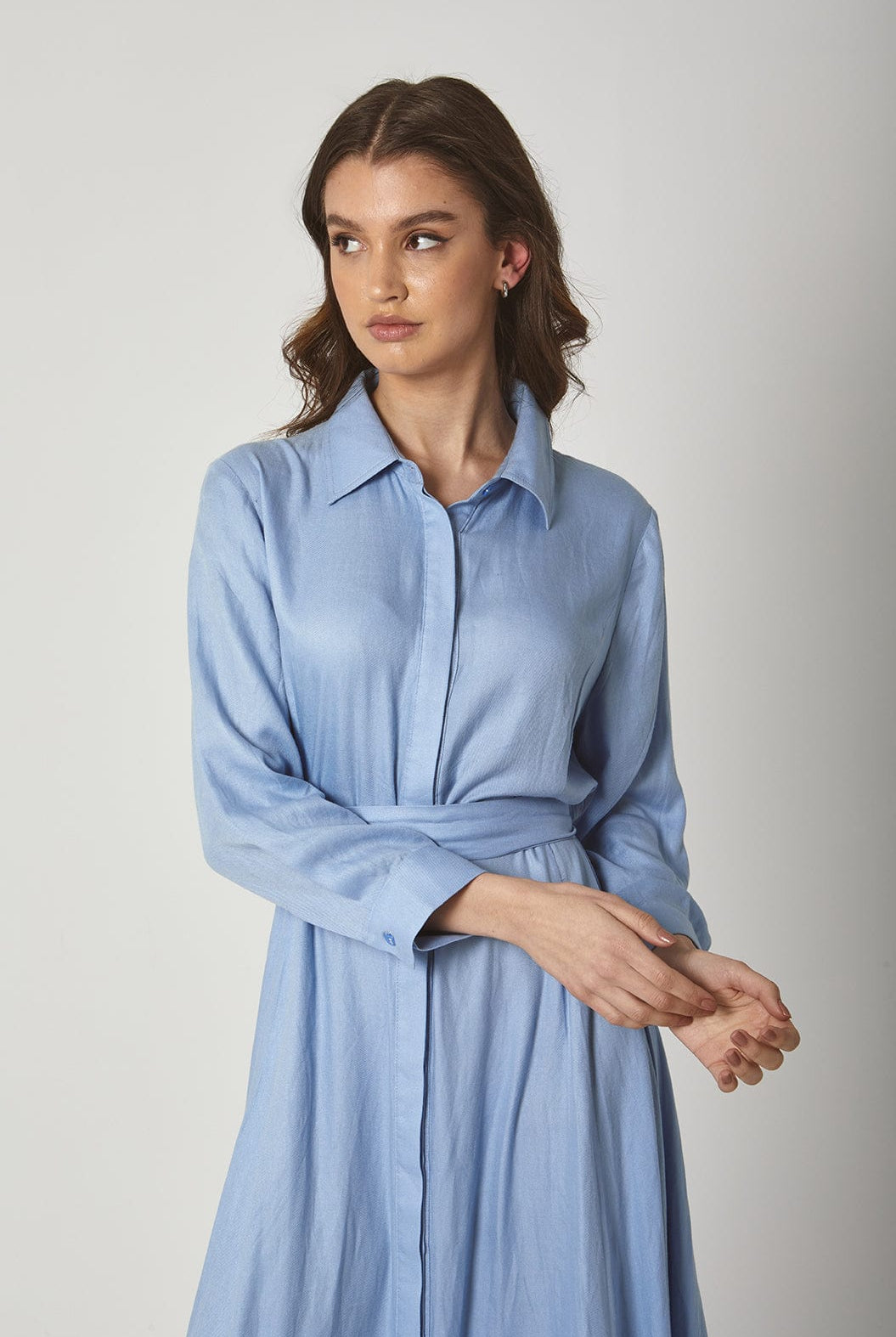 داليدرس فستان ميدي سادة برباط على الخصر عريضة كم طويل نسائي أزرق فاتح