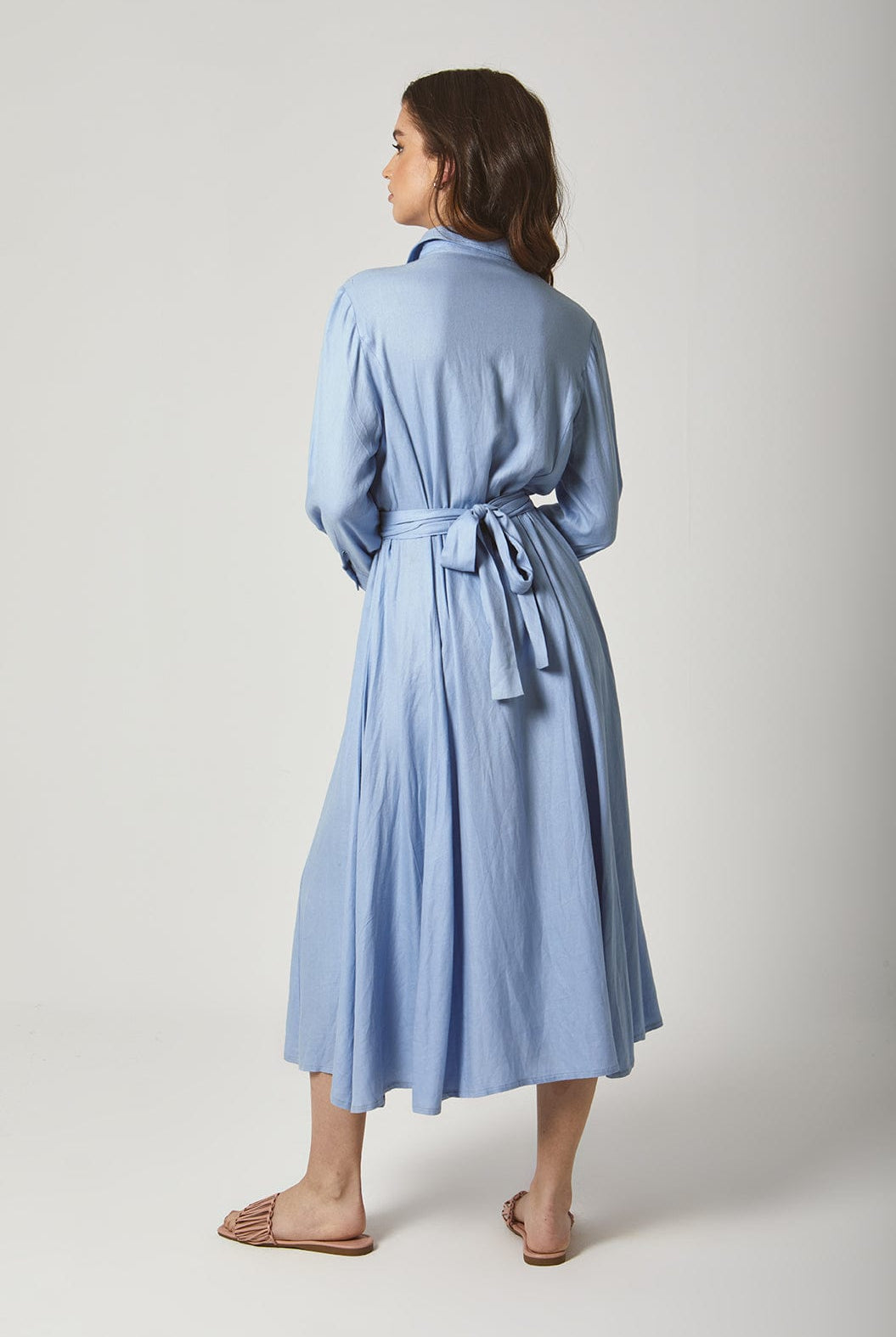 داليدرس فستان ميدي سادة برباط على الخصر عريضة كم طويل نسائي أزرق فاتح