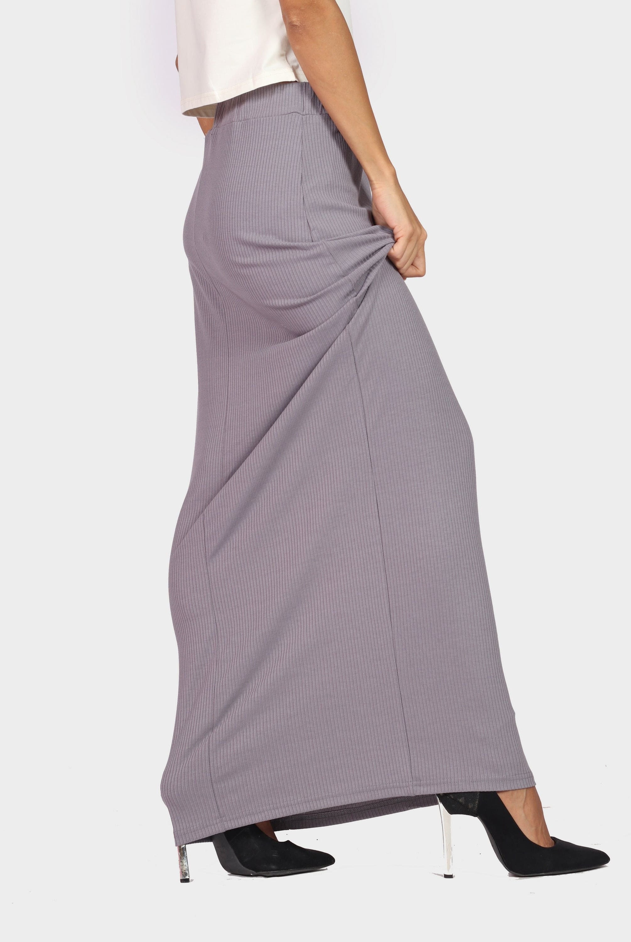 كيتشن تنورة طويلة ضيقة بأستك علي الخصر