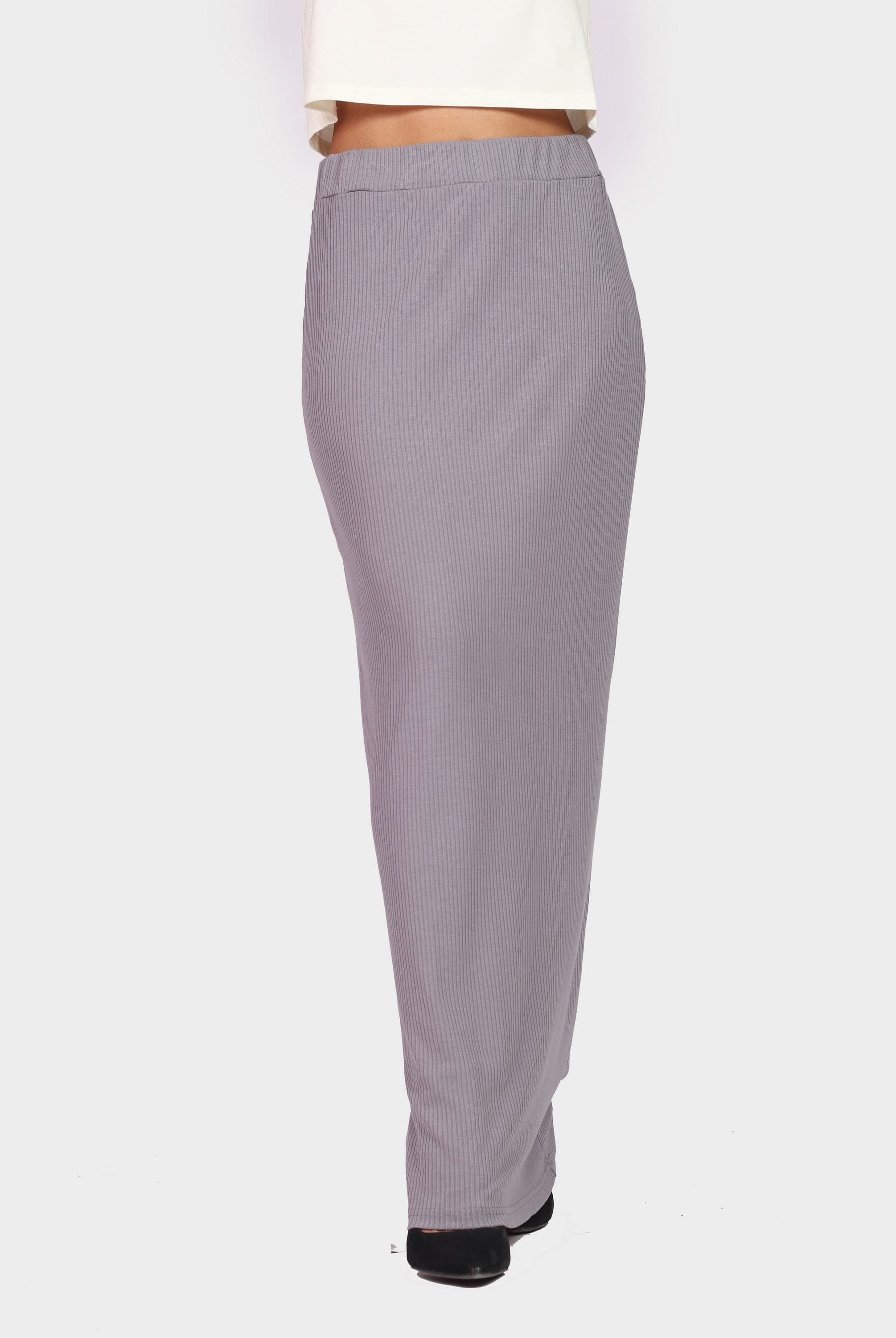 كيتشن تنورة طويلة ضيقة بأستك علي الخصر