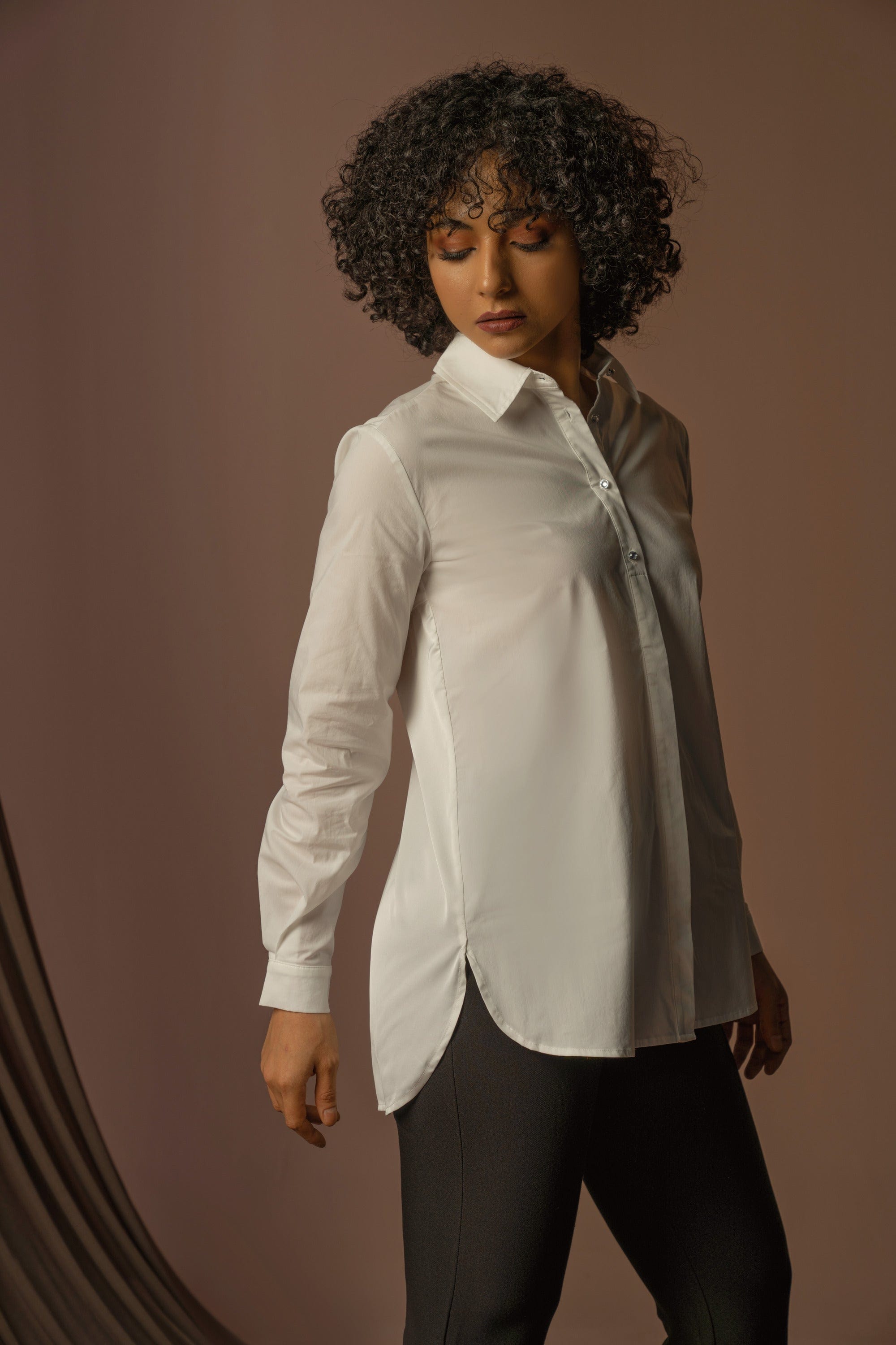 داليدرس قميص نسائي سادة أزرار أمامية كم طويل نسائي