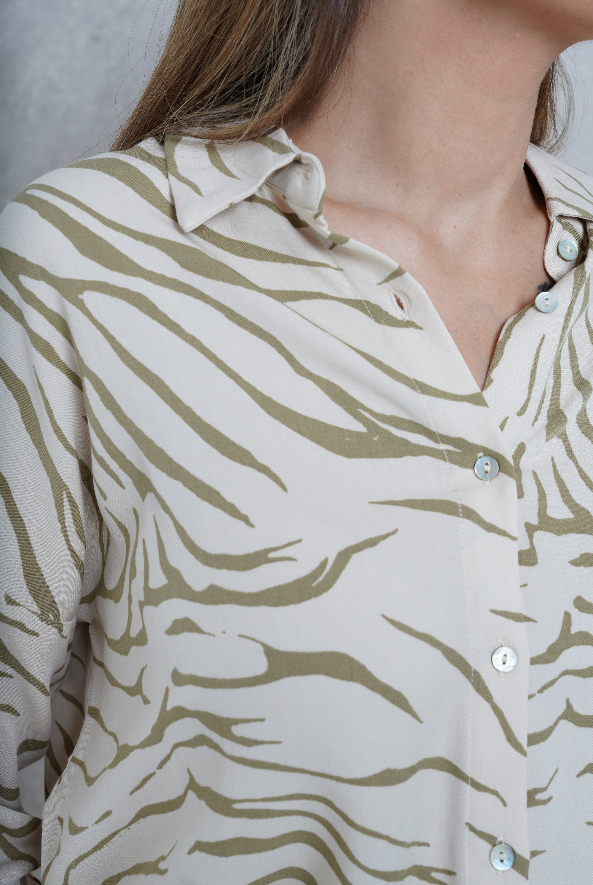 داليدرس فستان طويل منقوش نمط زيبرا بأكمام طويلة أزرق فاتح