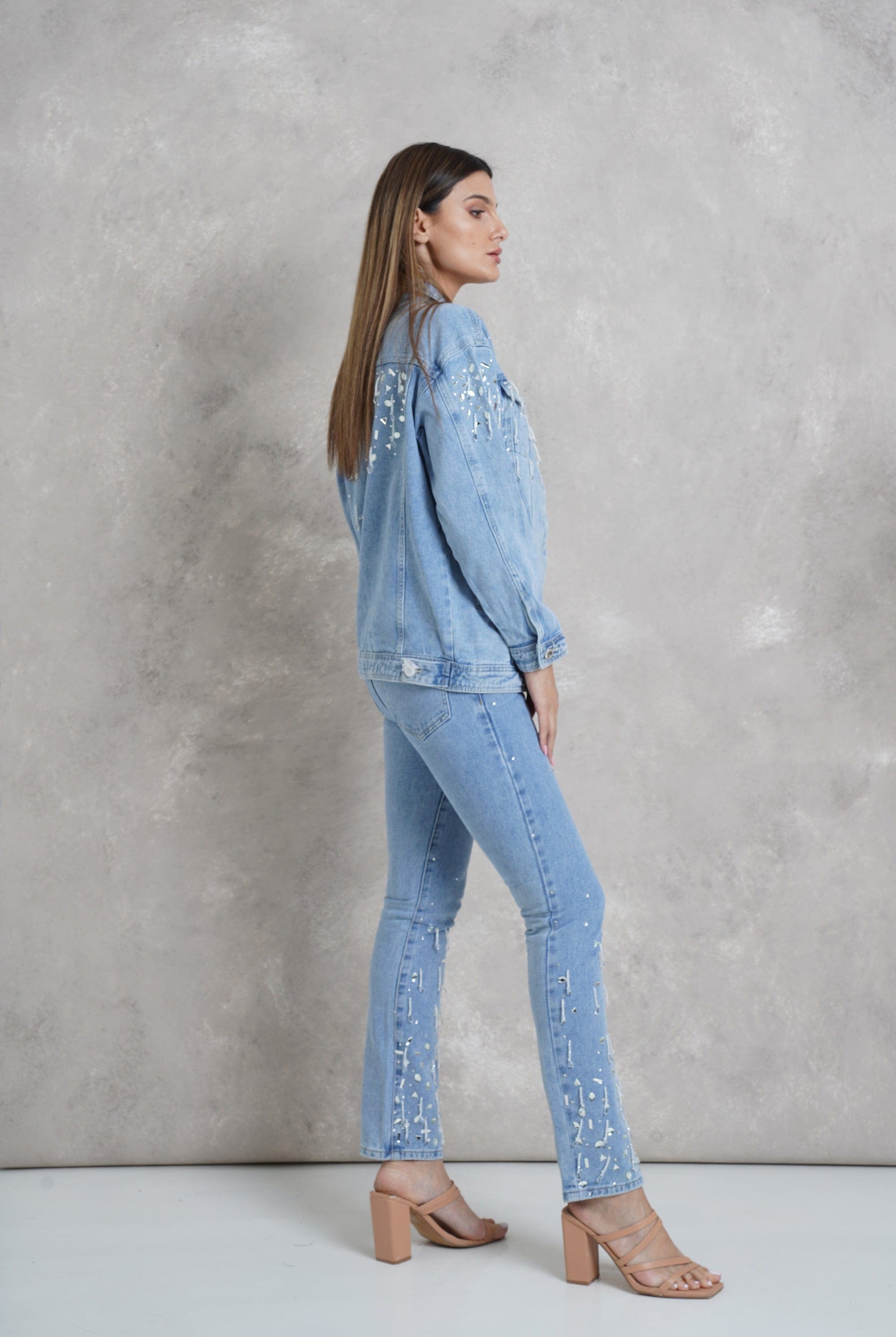 داليدرس جاكيت جينز مطرز على الصدر بأزرار أمامية كم طويل نسائي أزرق فاتح