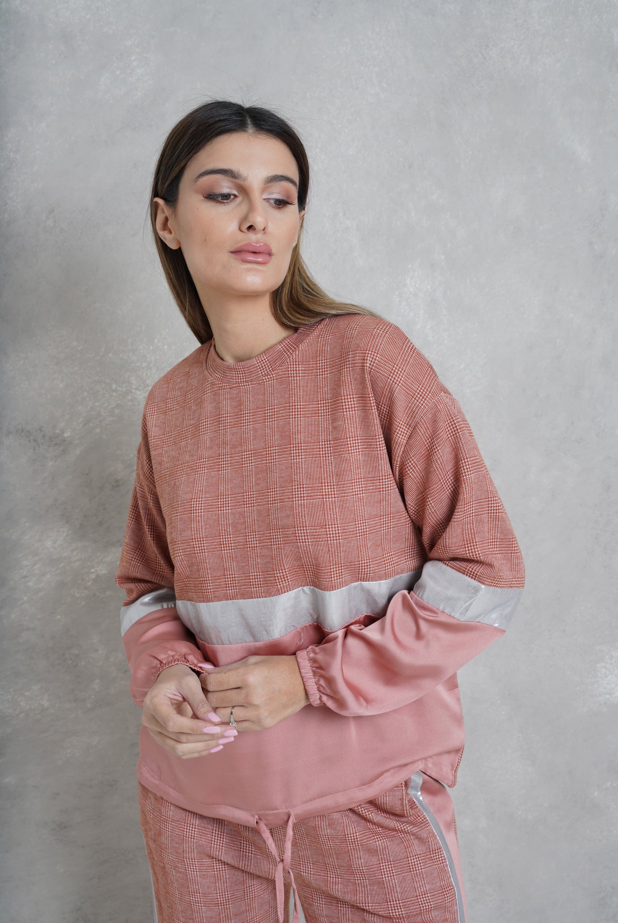 داليدرس بلوزة لونين وخط فاصل على الخصر كم طويل نسائي