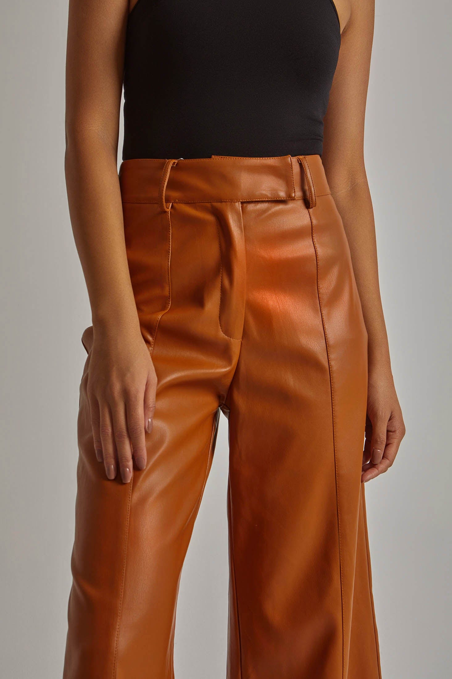 داليدرس بنطلون جلد 3/4 واسع من أسفل نسائي بني