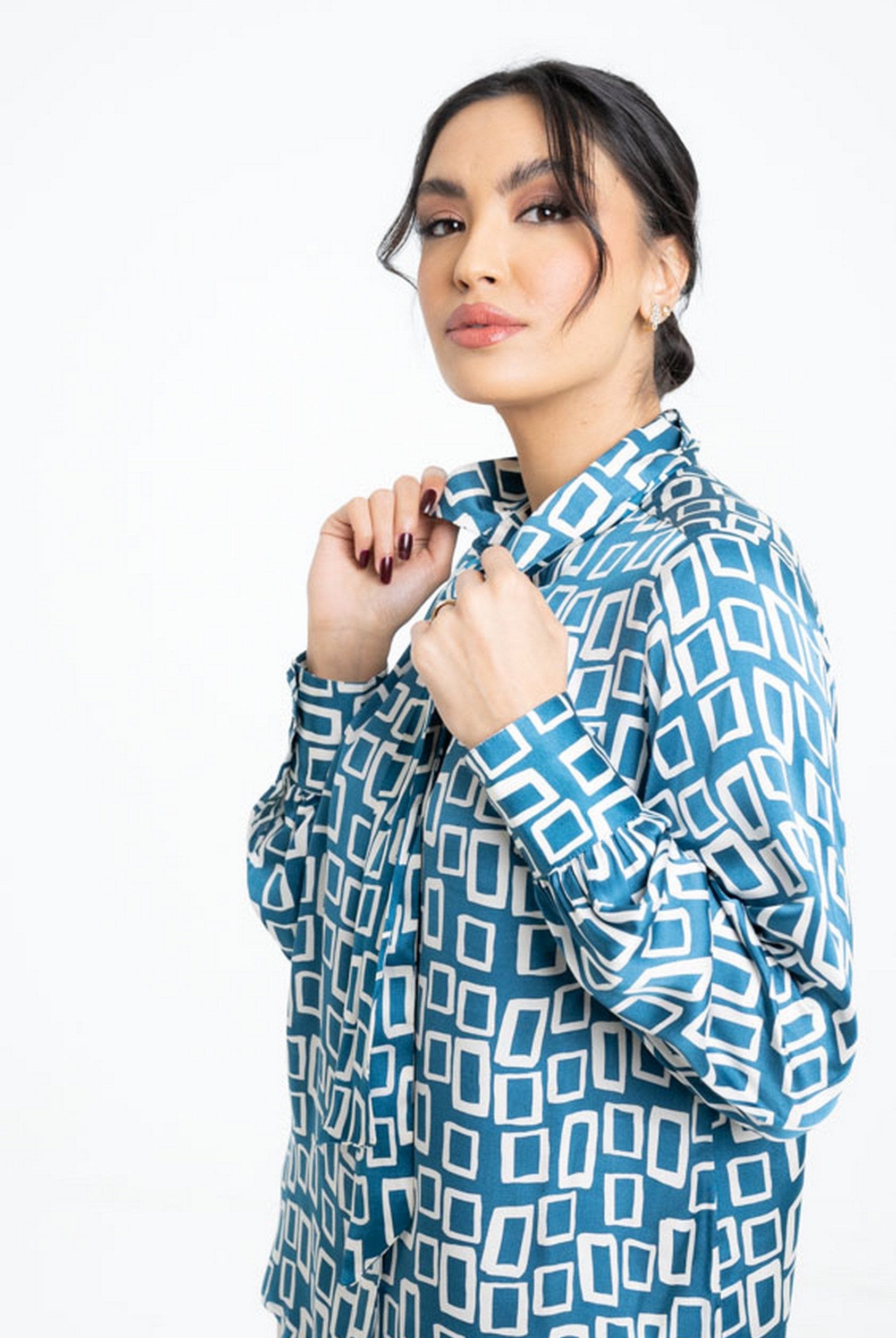 داليدرس بلوزة مربعات بأزرار أمامية وياقة طويلة نسائي