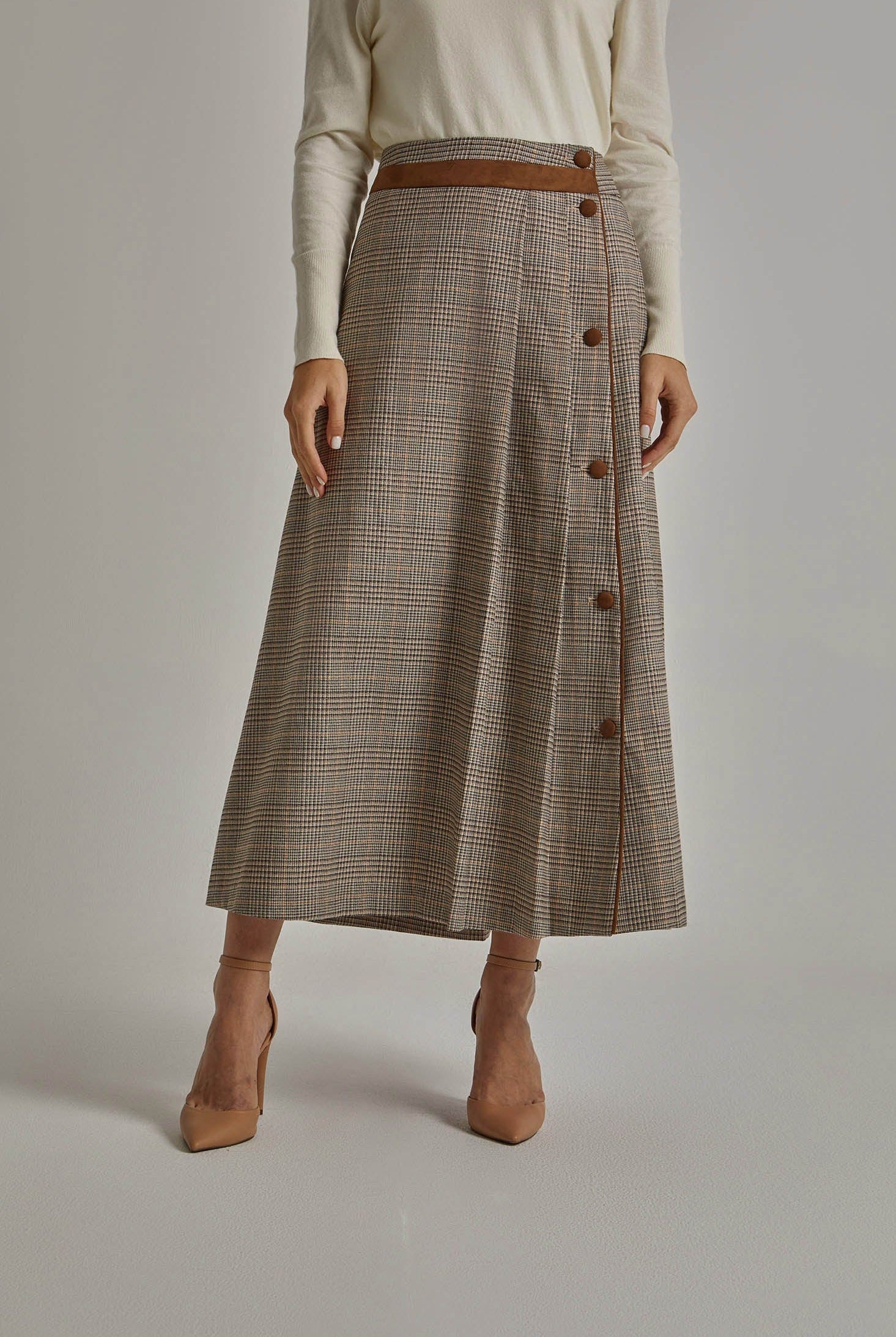 داليدرس تنورة ميدي كاروهات بأزرار أمامية بني ذهبي