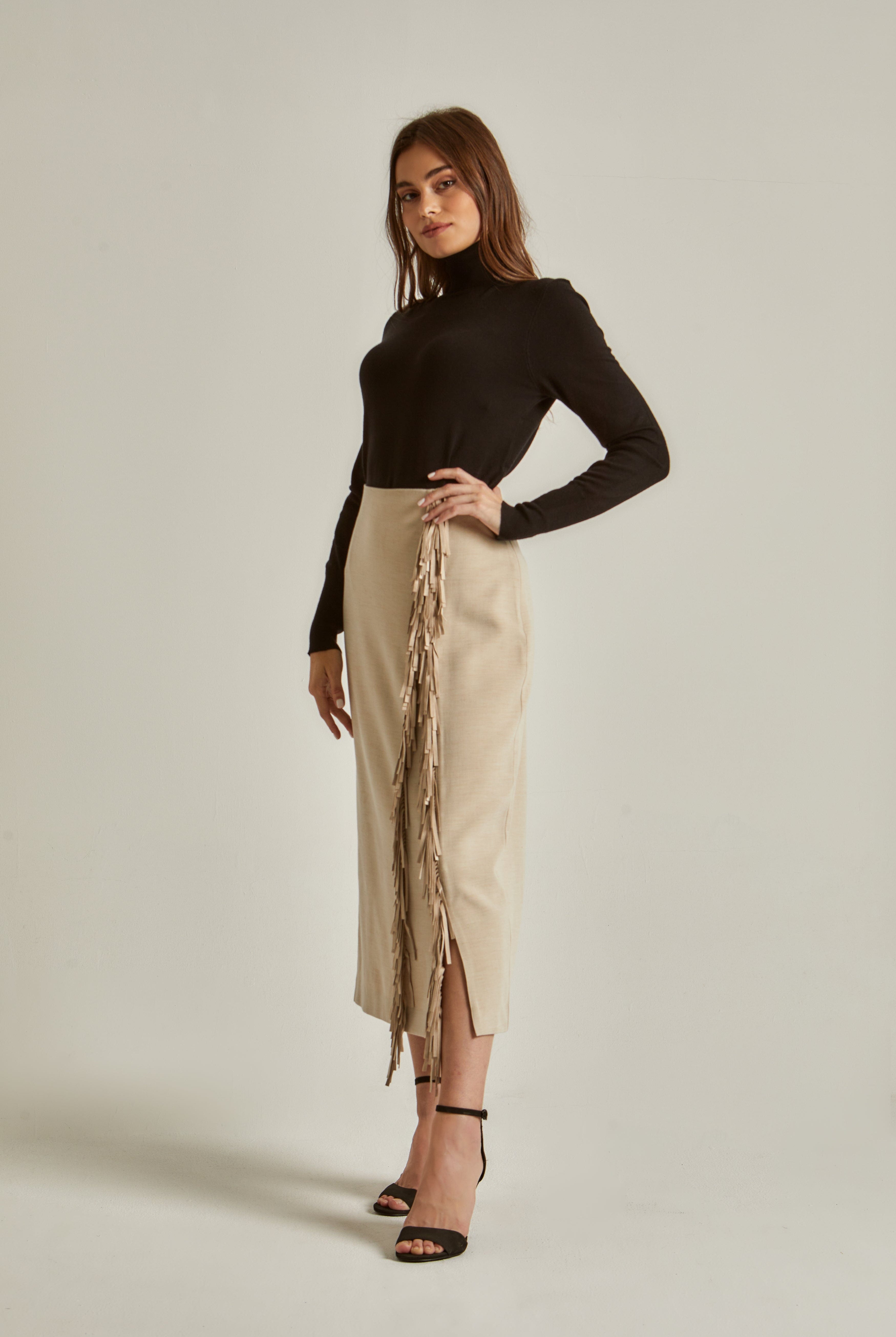 داليدرس جيبة نسائية سادة مزينة بخيوط جانبية بيج