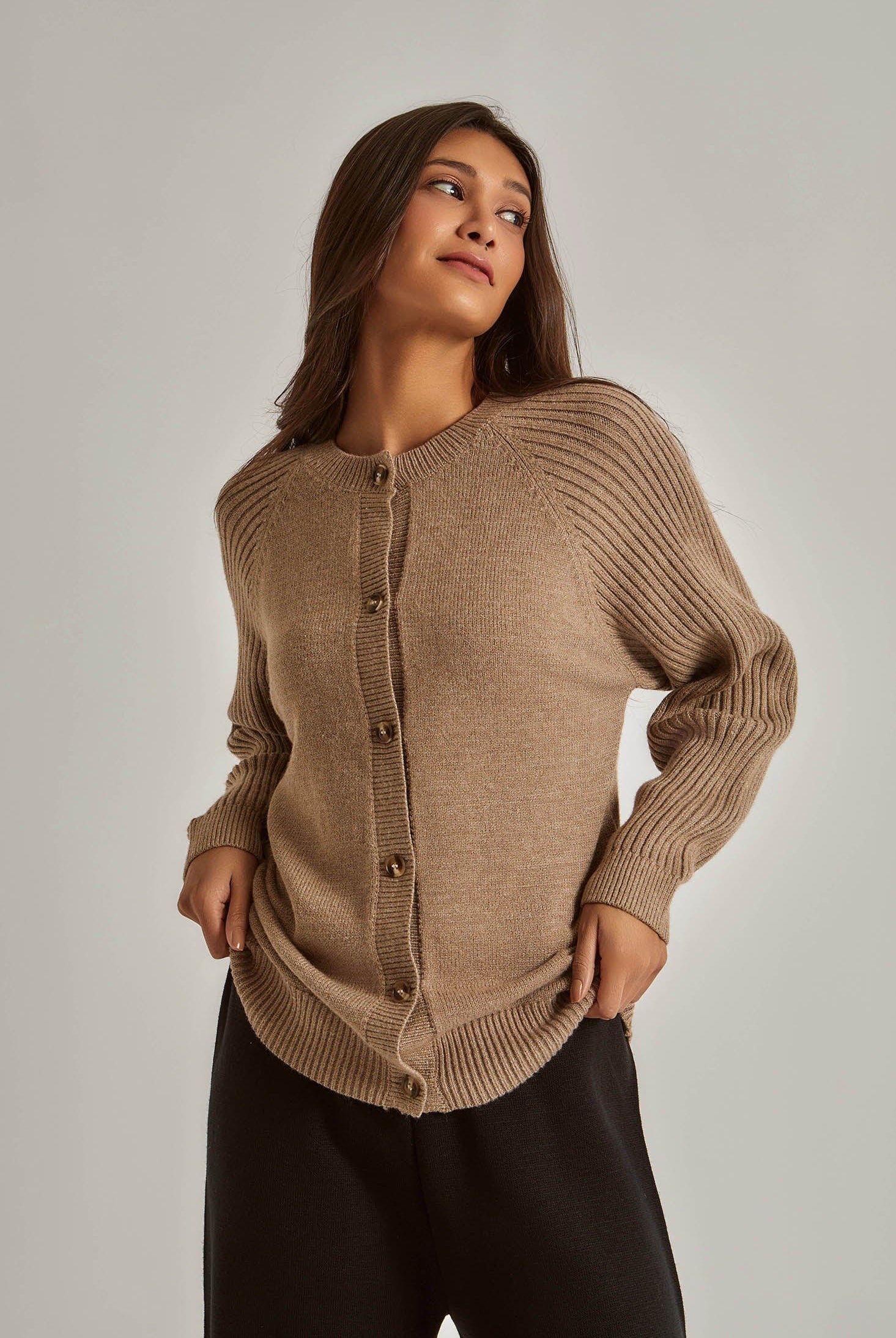 داليدرس كارديجان نسائي متوسطة الطول كم طويل نسائي بني رمادي