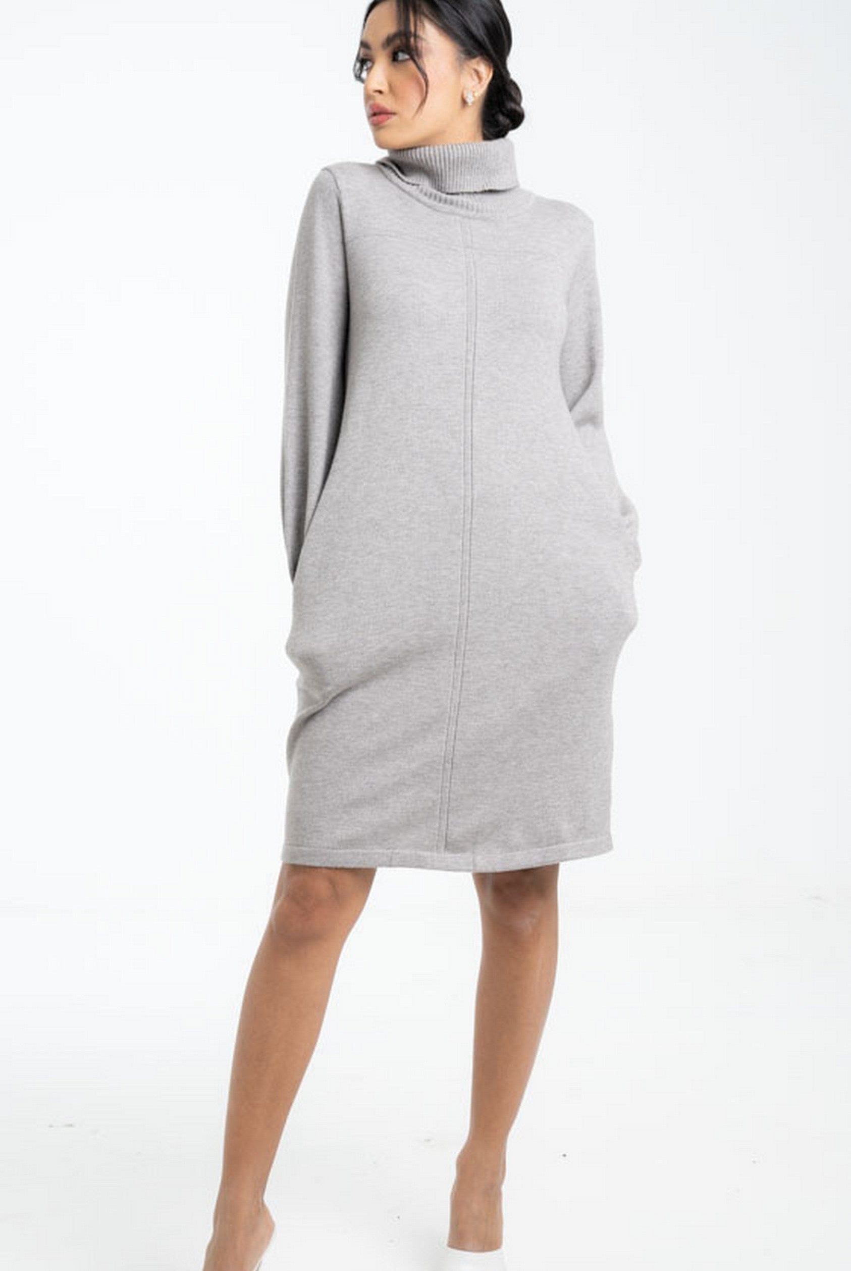 داليدرس بلوزة سادة طويلة بكم طويل ورقبة عالية نسائي