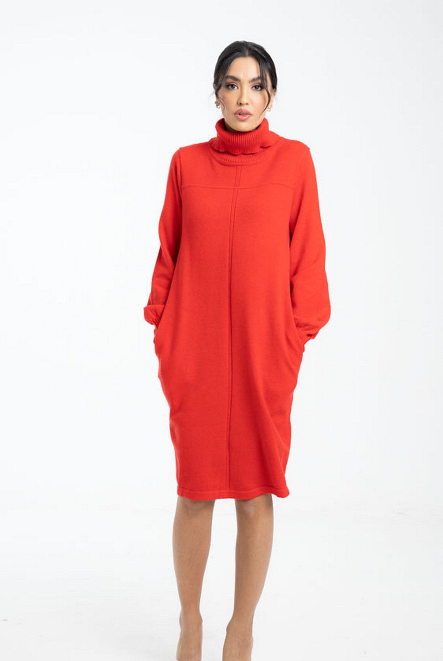 داليدرس بلوزة سادة طويلة بكم طويل ورقبة عالية نسائي