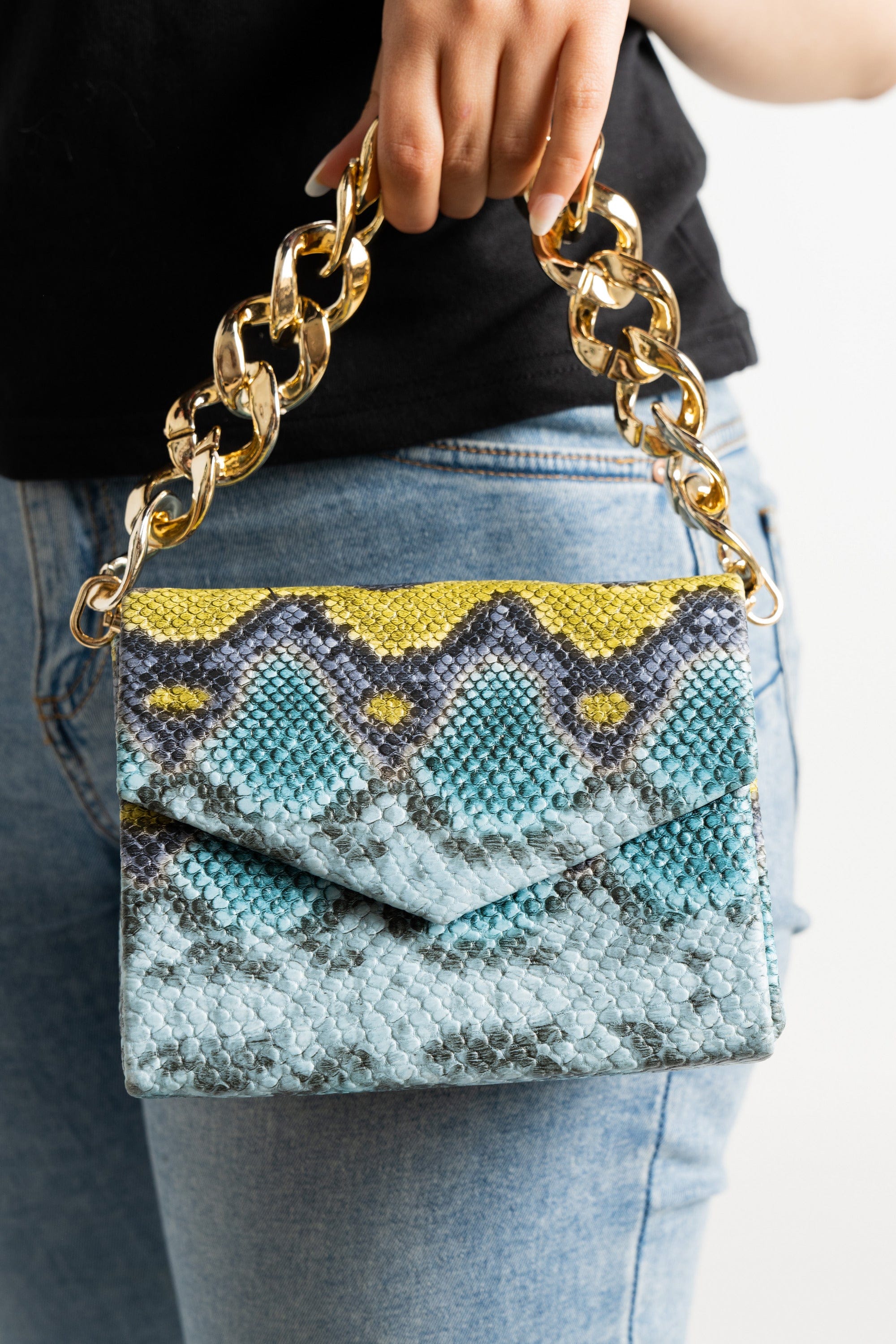 داليدرس حقيبة كروس منقوش بجلد الثعبان متعدد الألوان