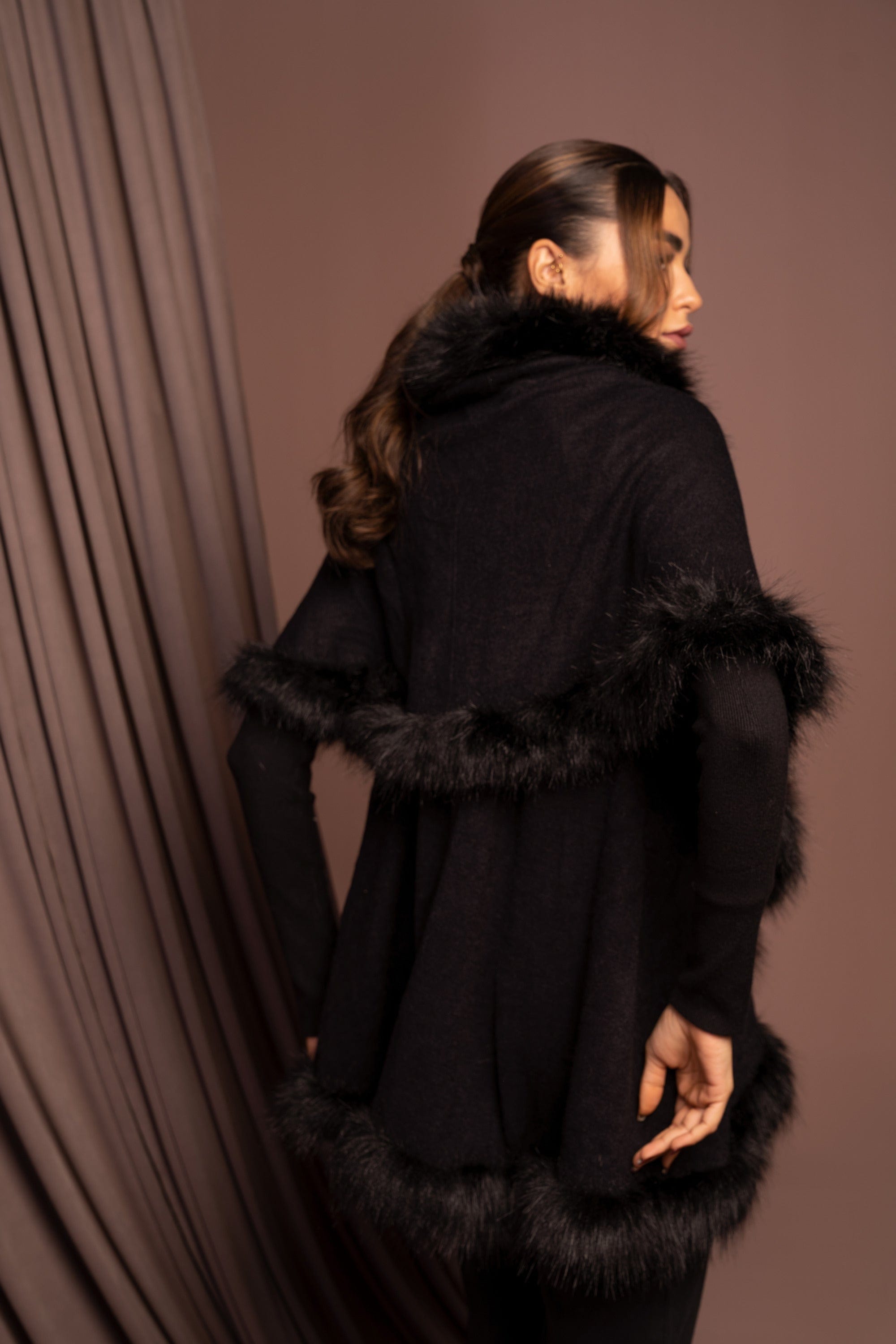 داليدرس بونشو نسائي شتوي صوف مع فرو في النهاية نسائي أسود