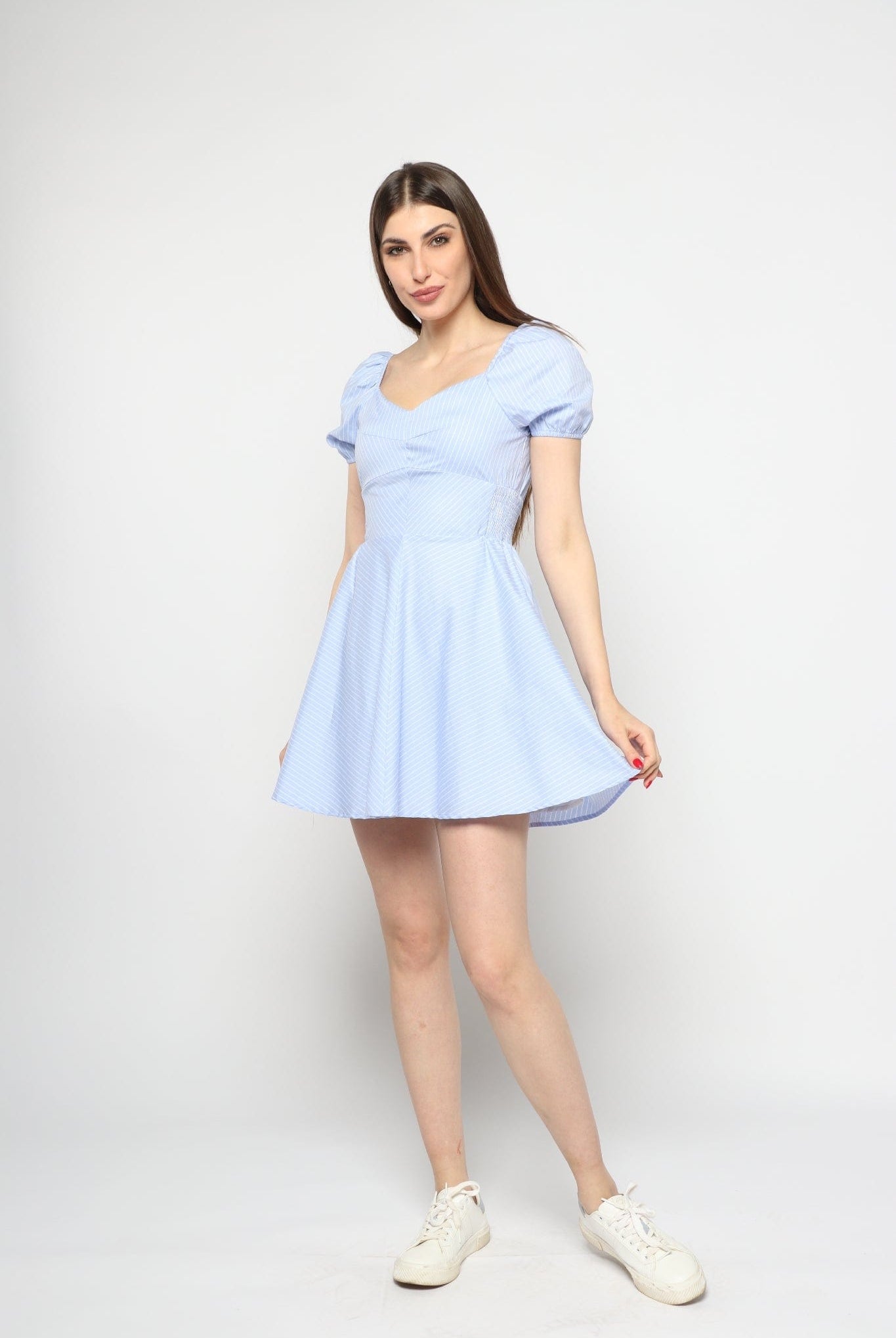 كيتشن فستان قصير سادة مزموم من الخصر