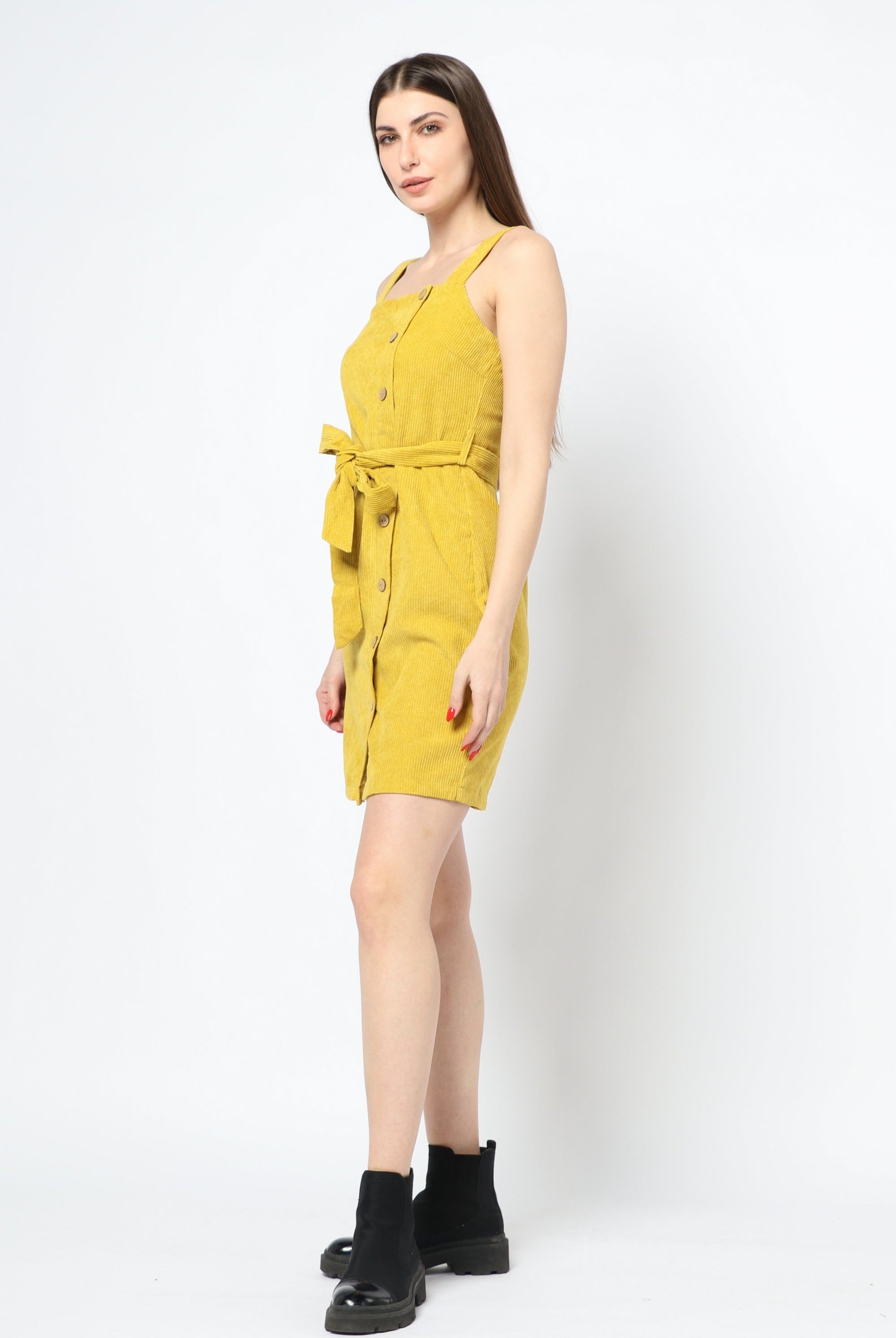 كيتشن فستان شتوي قصير بدون أكمام بحزام علي الخصر مغلق بأزرار أماميه