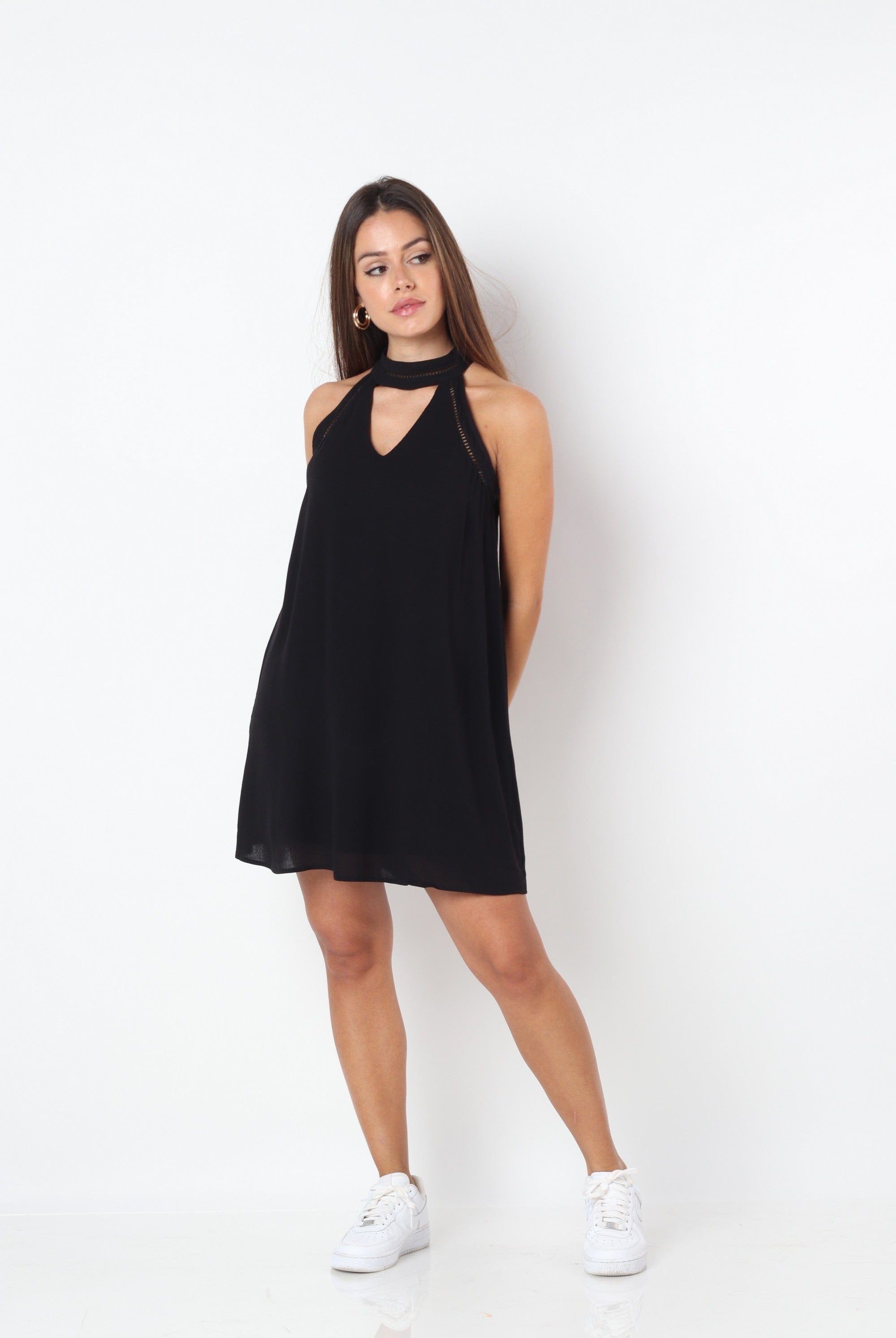 كيتشن فستان قصير مزين بخناقة عريضة