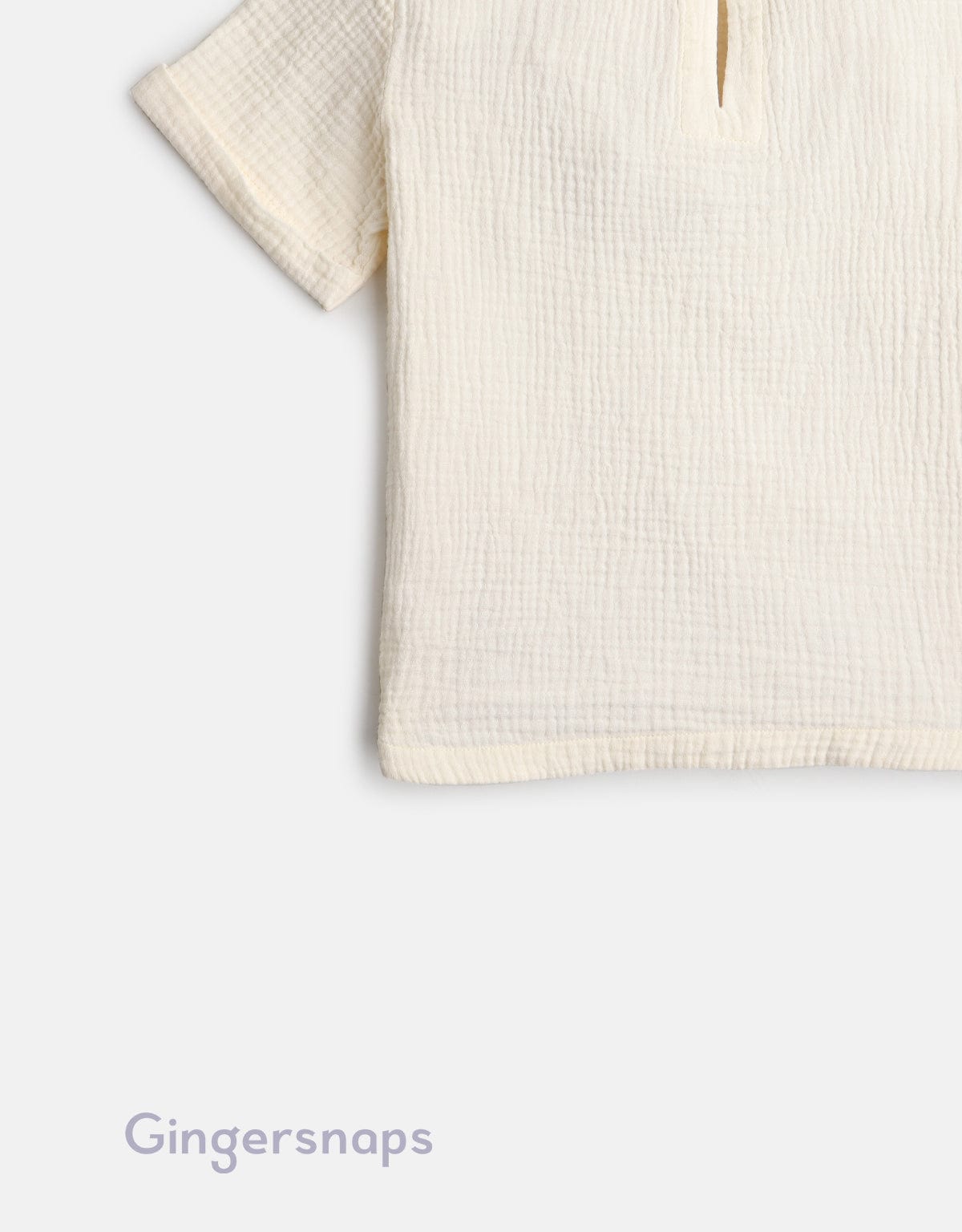 جينجرسنابس قميص بدون ياقه بكشكشة مزين بزرار واحد ولادي أوف وايت