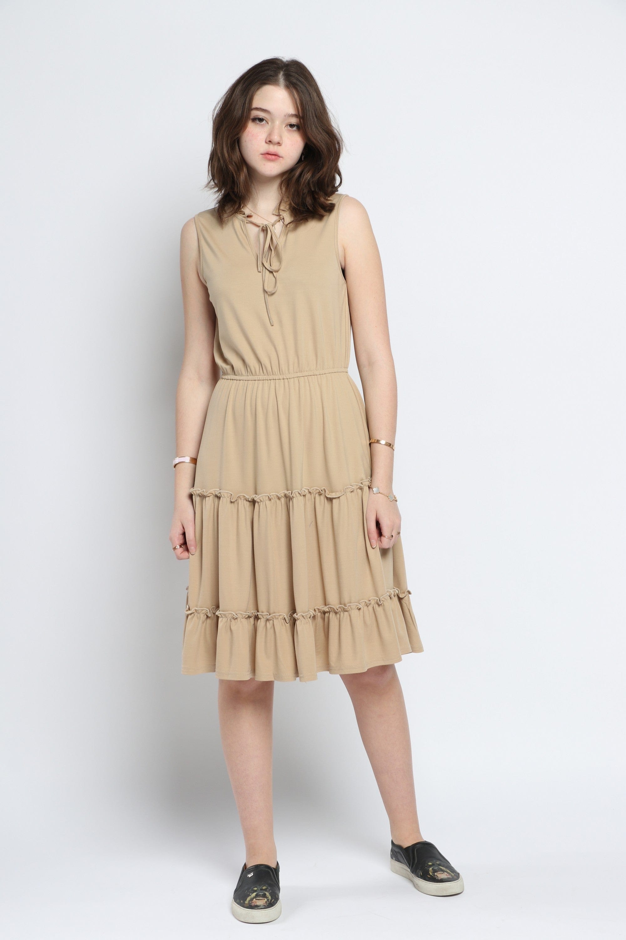 كيتشن فستان ميدي سادة مخصر منفوش برباط على الصدر