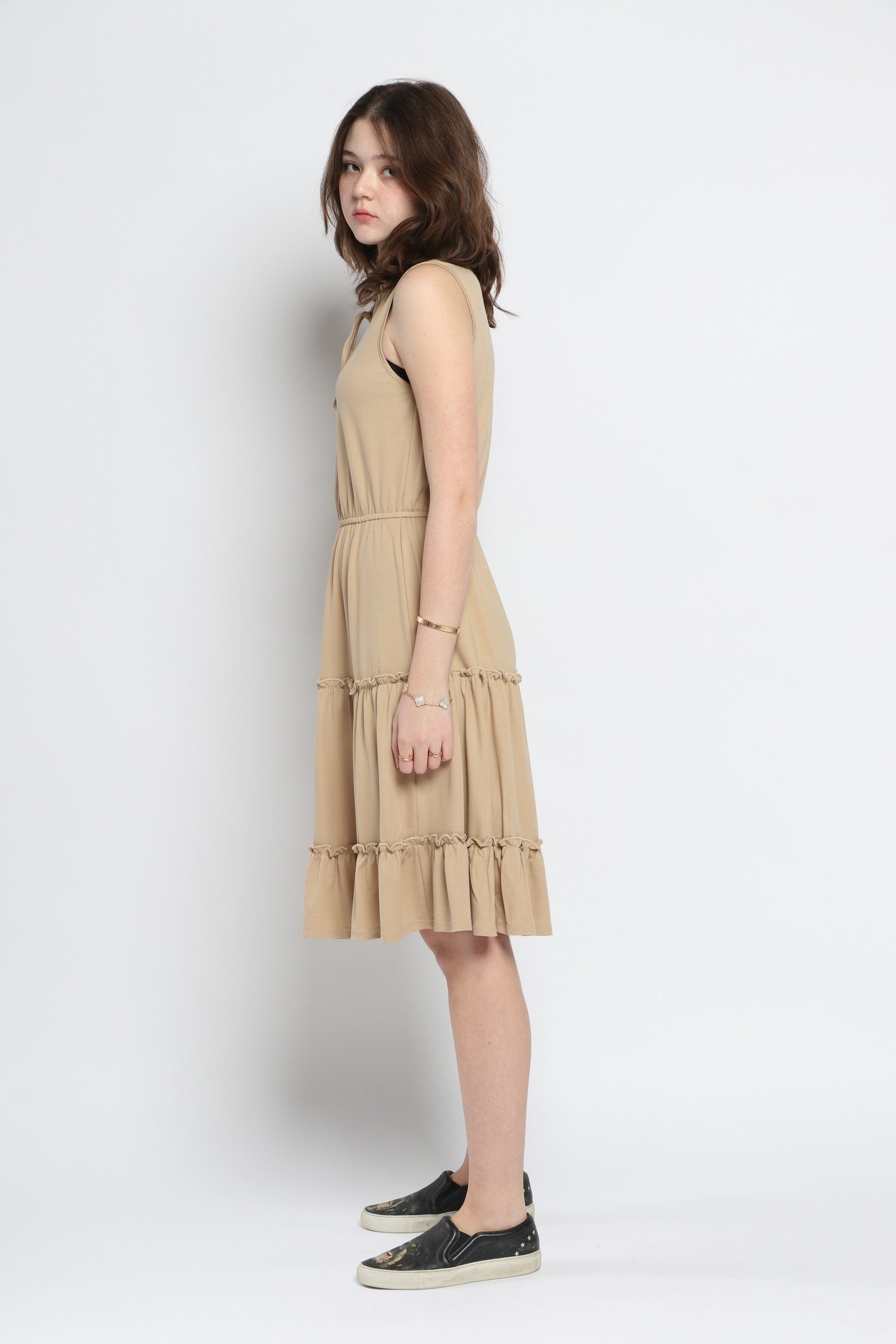 كيتشن فستان ميدي سادة مخصر منفوش برباط على الصدر