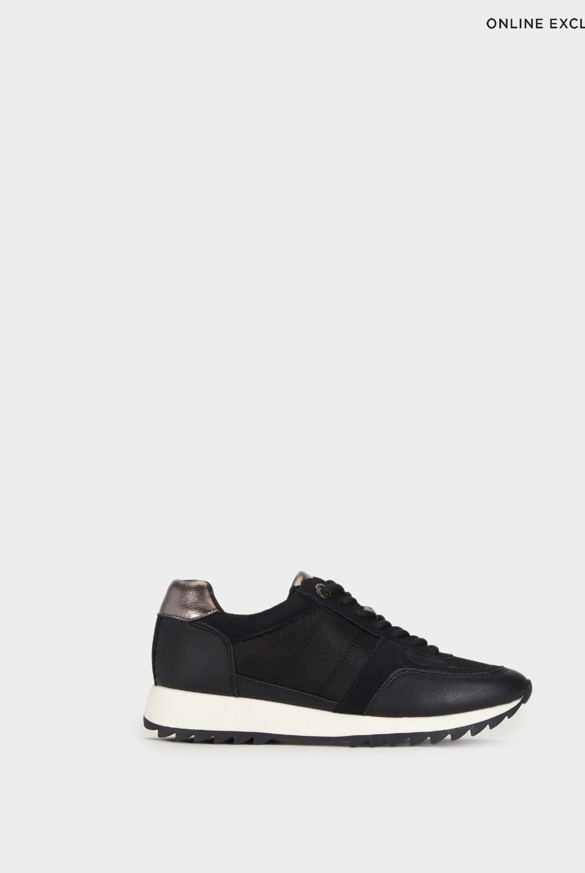 بارفوا كوتشي ساده نسائي بقطعة فضية من الخلف أسود