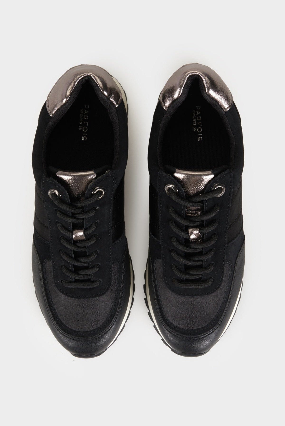 بارفوا كوتشي ساده نسائي بقطعة فضية من الخلف أسود