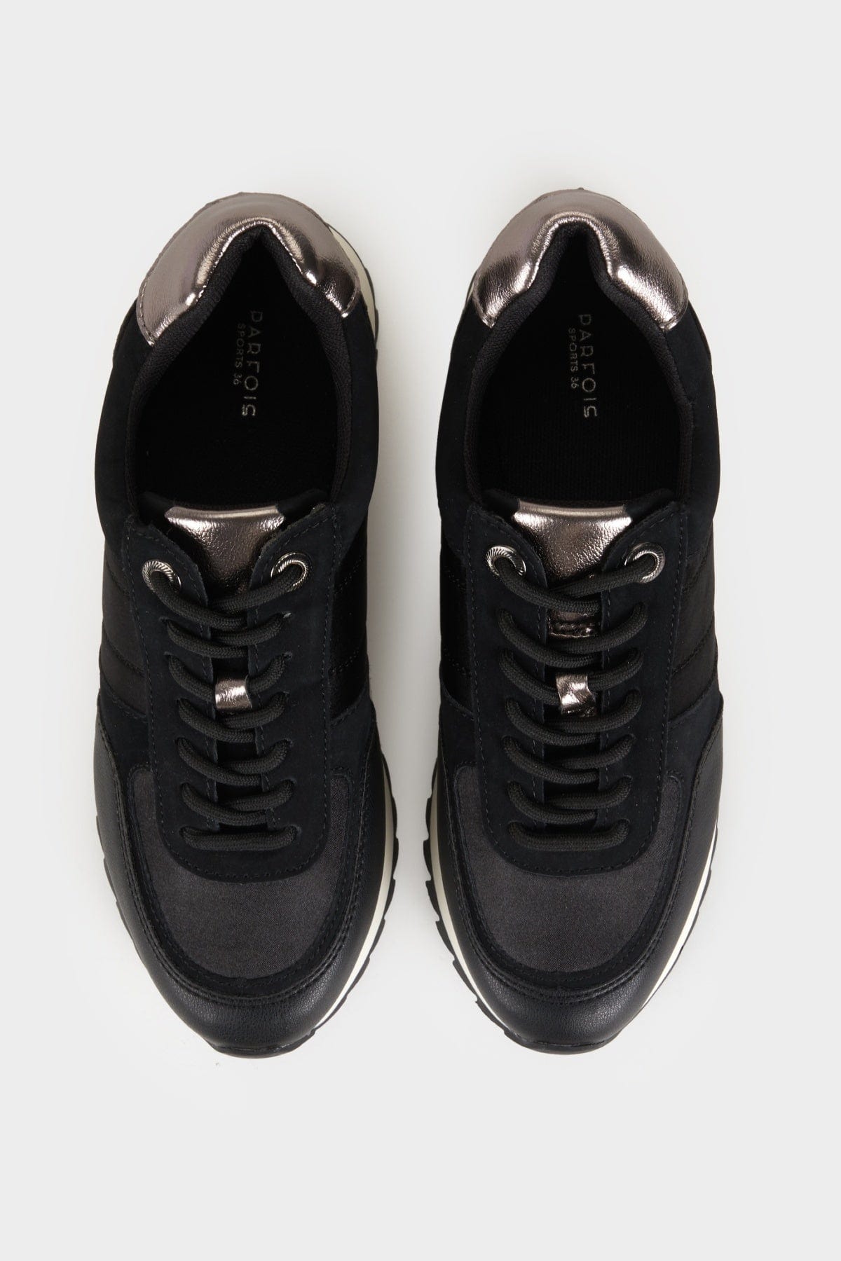 بارفوا كوتشي ساده نسائي بقطعة فضية من الخلف أسود