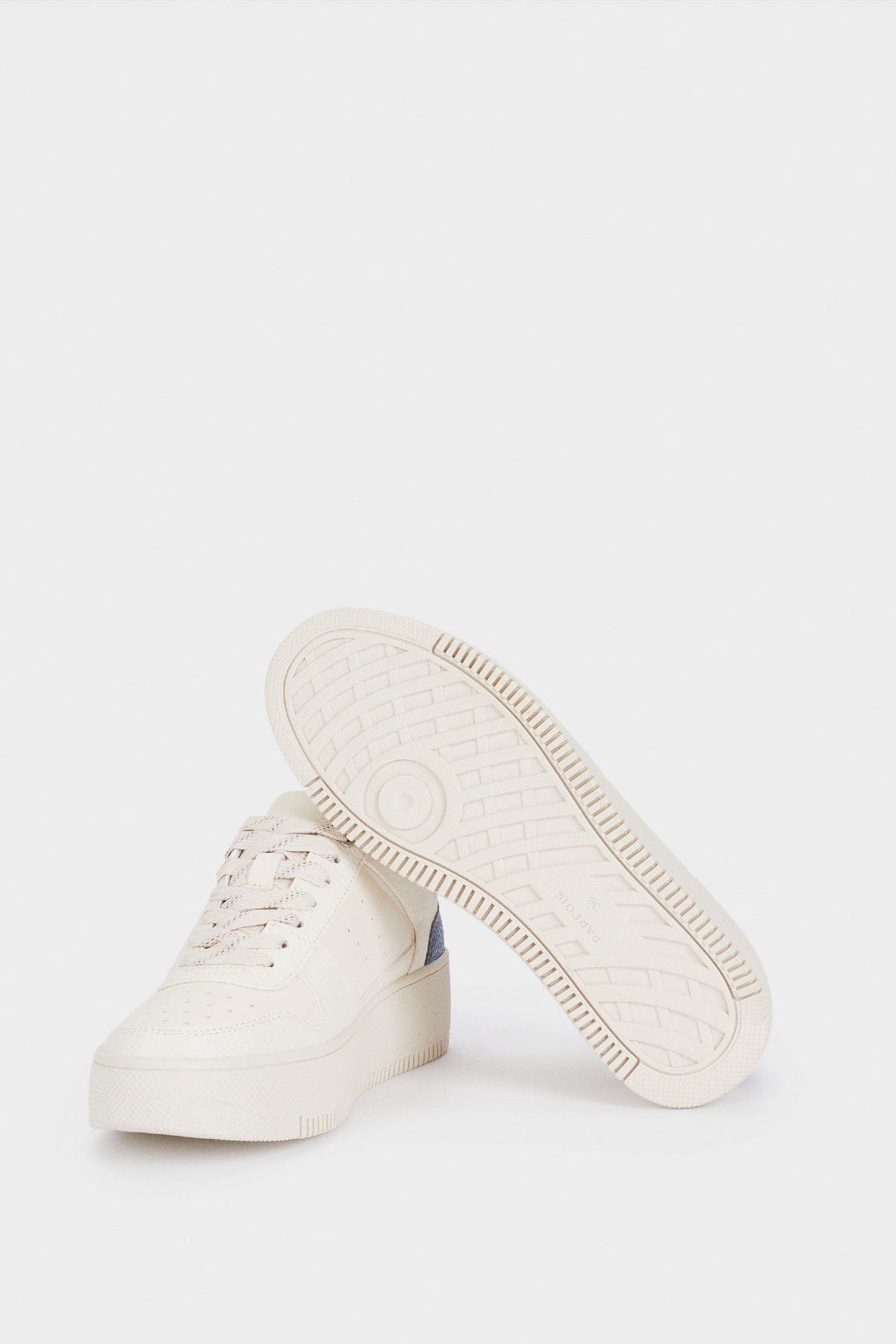 بارفوا حذاء كاجوال نسائي عالي الكعب أبيض