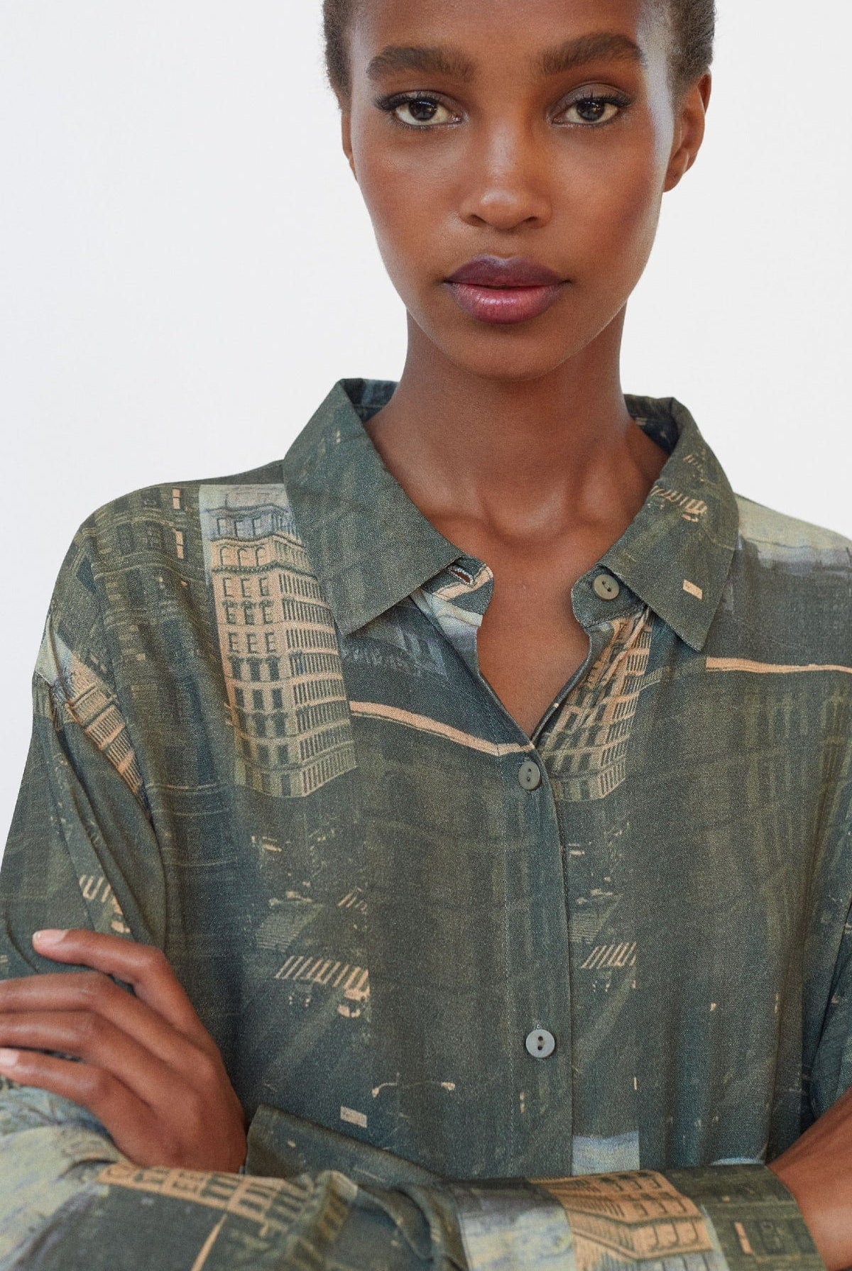 بارفوا قميص فضفاض مطبوع نقشة مدينة أخضر