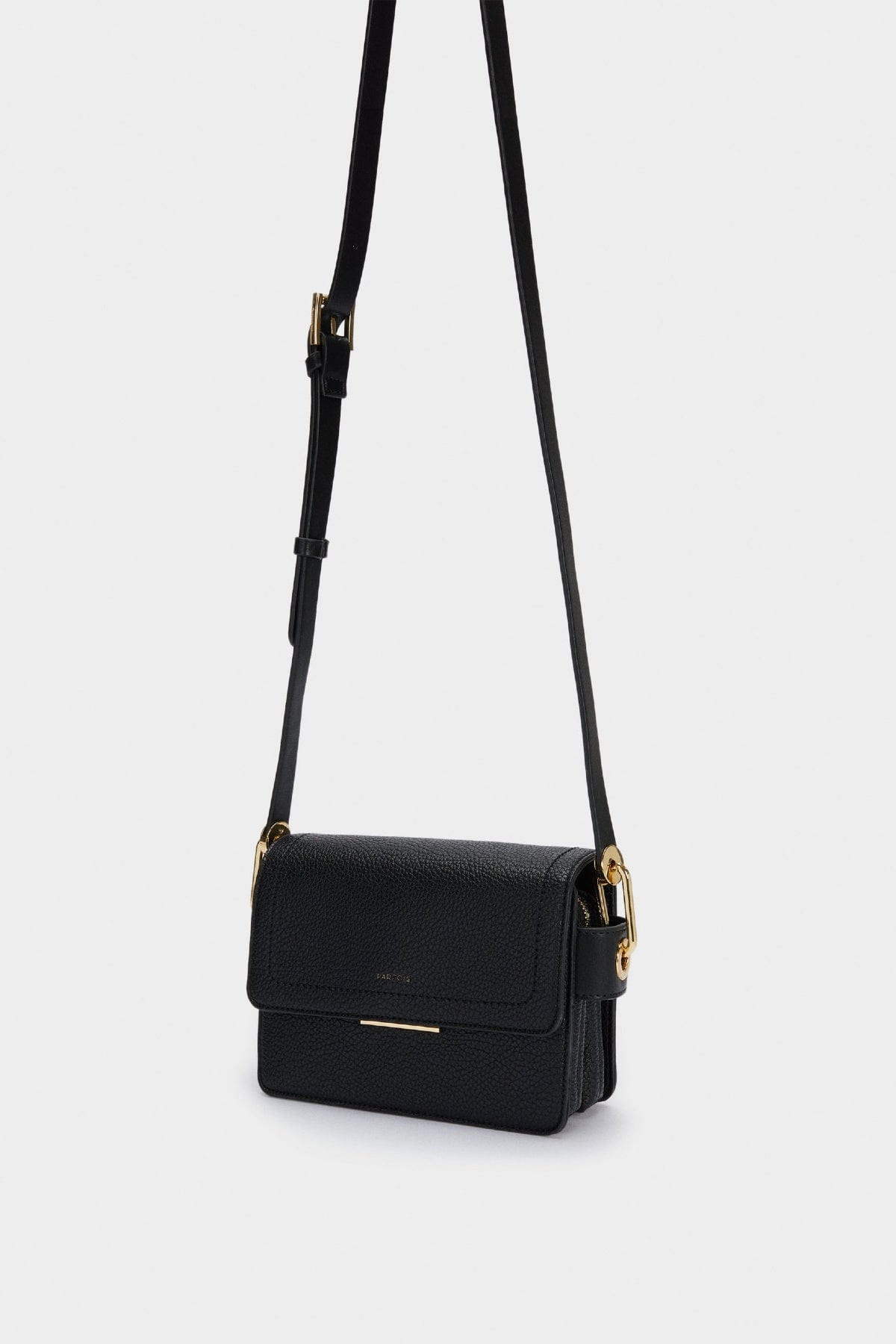 بارفوا حقيبة كروس جلد سادة مع قفل أمامي