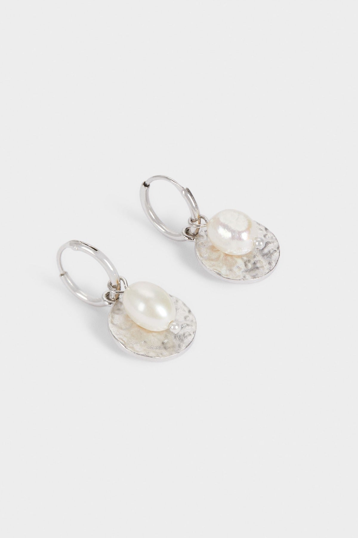 بارفوا حلق فضة صغير مزين بلؤلؤ