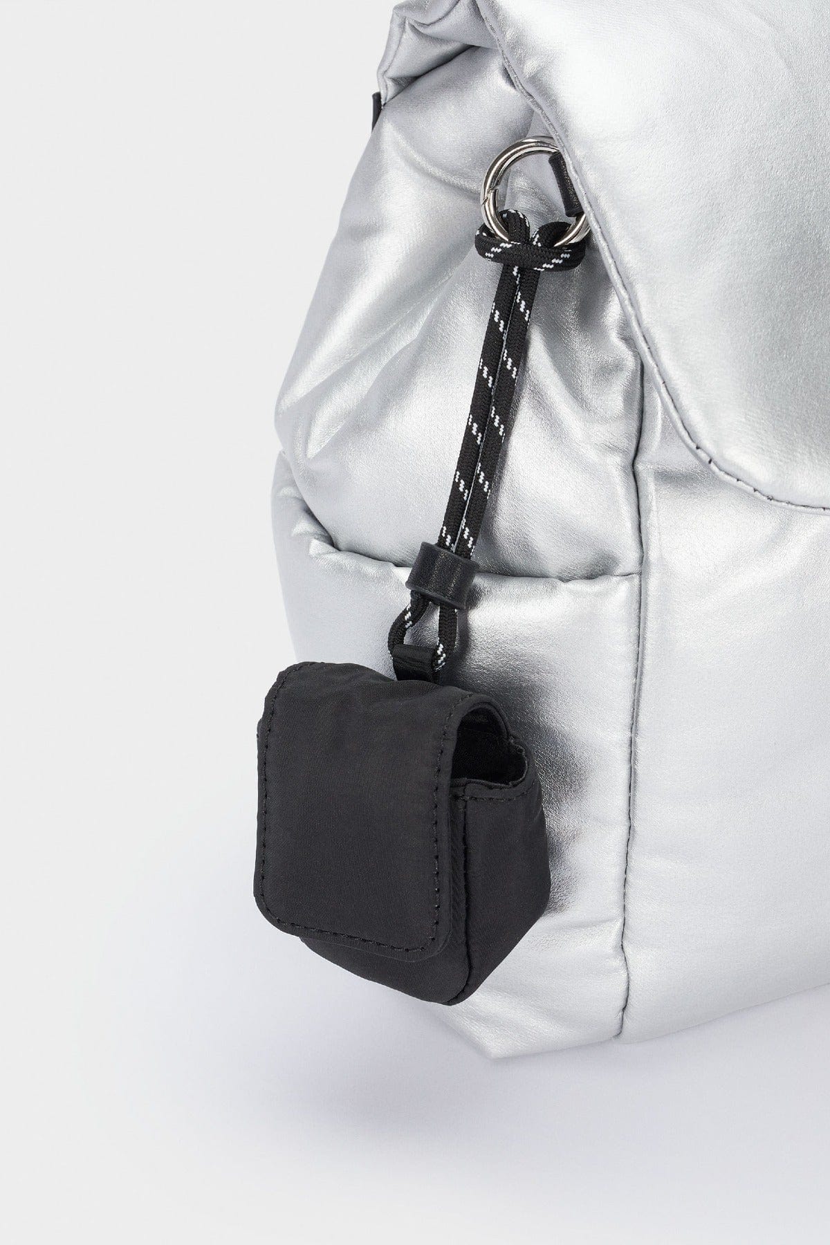 بارفوا شنطة ظهر نسائية بجيب أمامي كبير بشنطة جانبية صغيرة