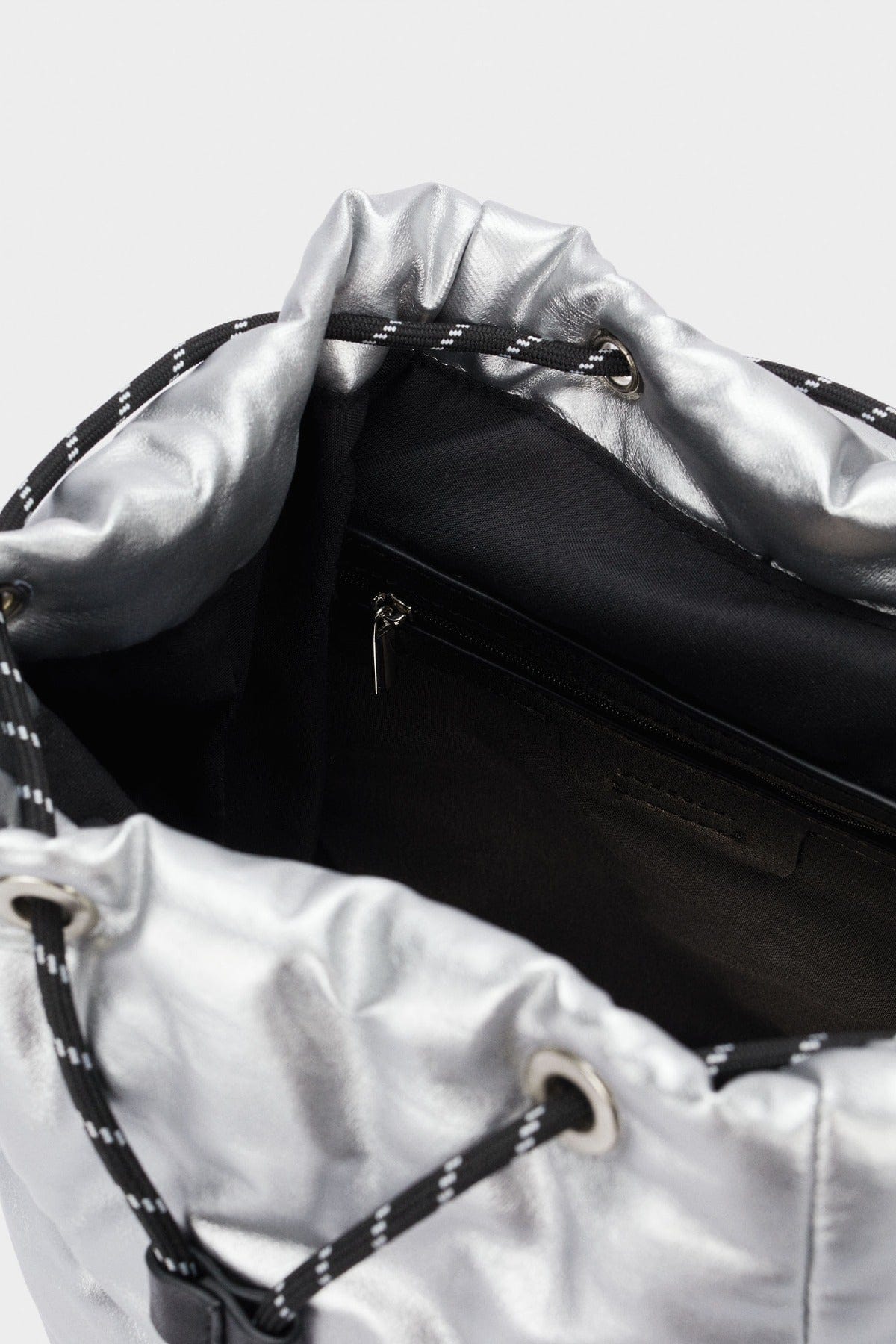 بارفوا شنطة ظهر نسائية بجيب أمامي كبير بشنطة جانبية صغيرة