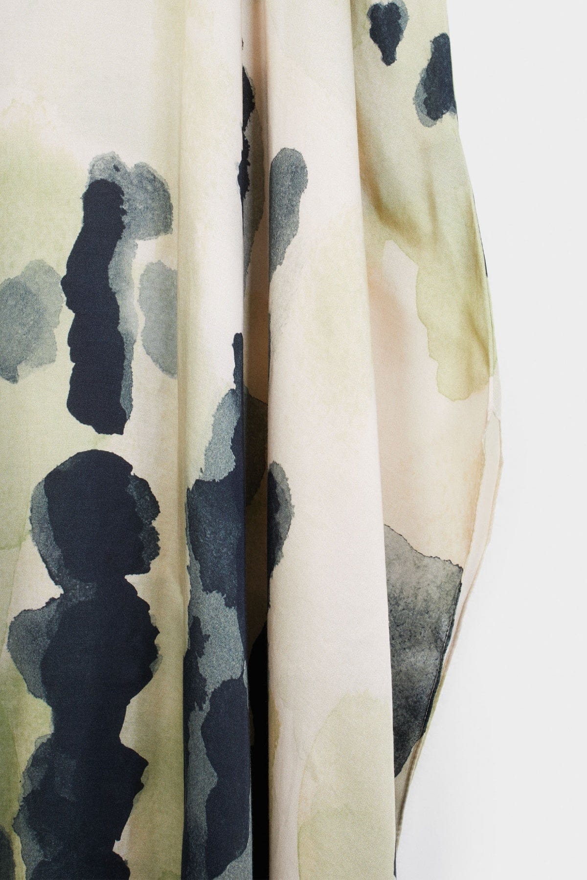 بارفوا فستان ميدي مطبوع مع حمالات أخضر