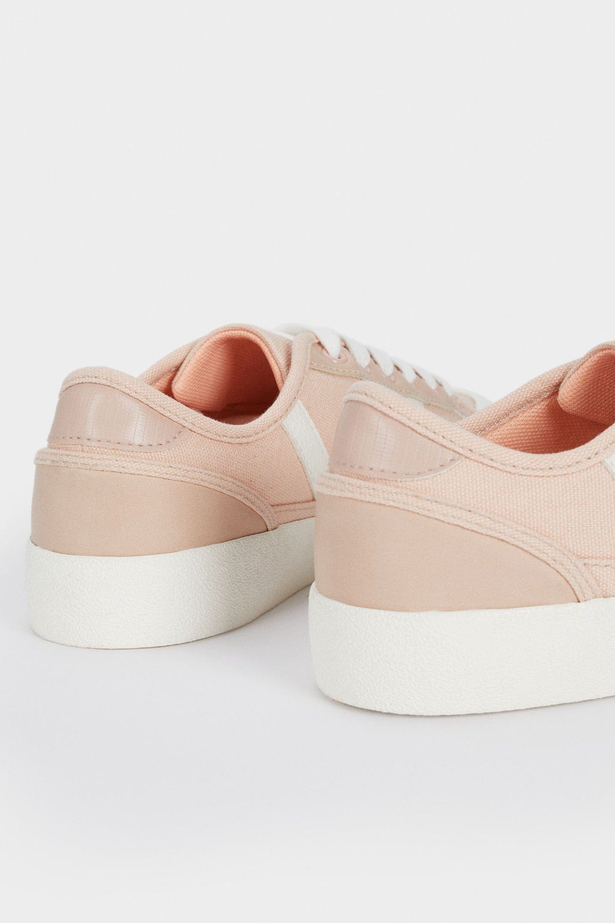 بارفوا حذاء رياضي نسائي سادة مزين بخطين وردي فاتح