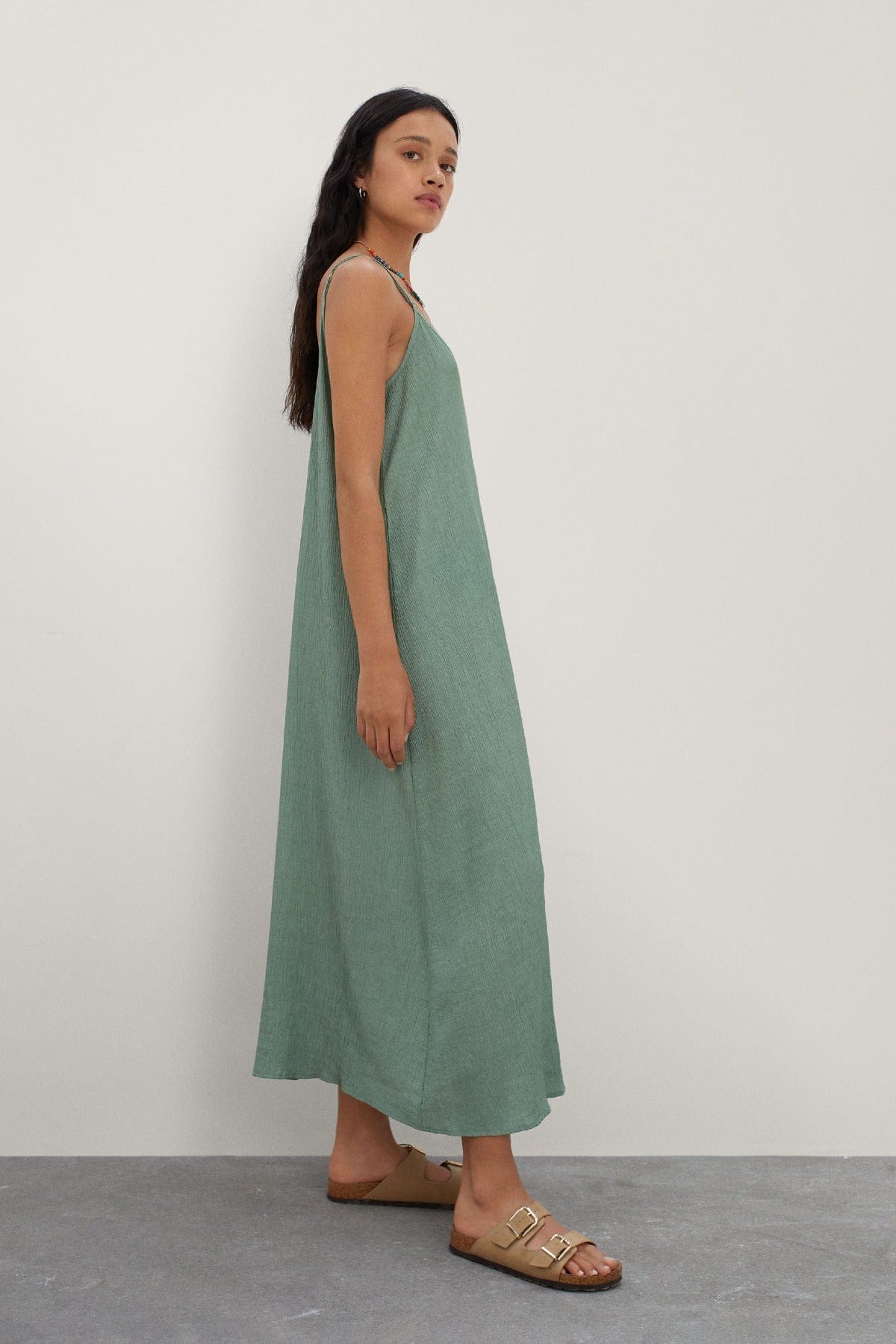 بارفوا فستان نوم بحمالات بفتحة ظهر عميقة