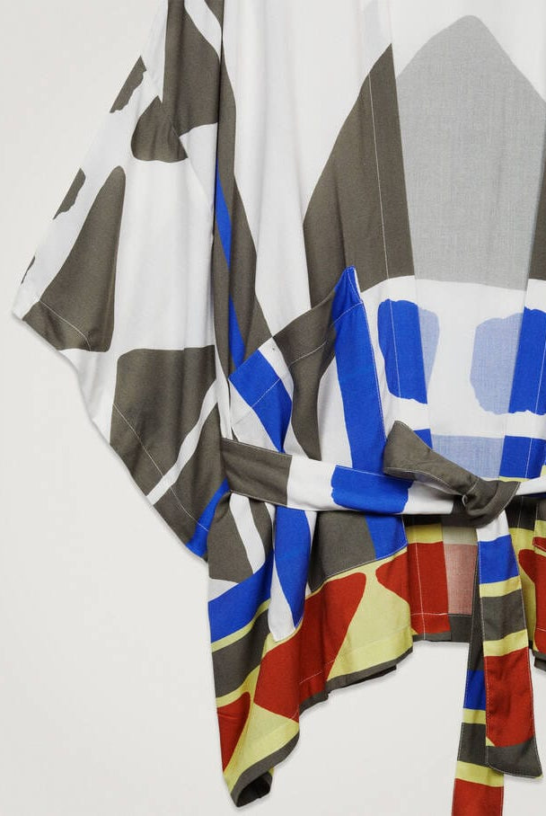 بارفوا كيمونو نسائي قصير بجيوب أمامية مطبوع رمادي