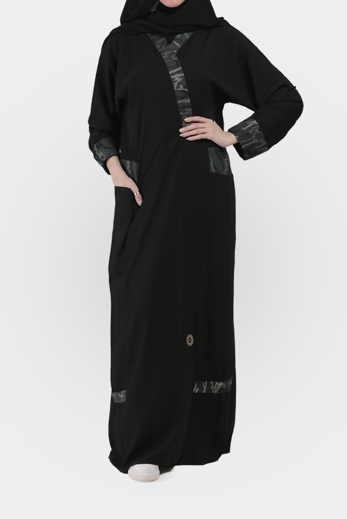 جوهرة عباية كريب ملفوفة من التفتا خضراء بجيب من الأمام أسود