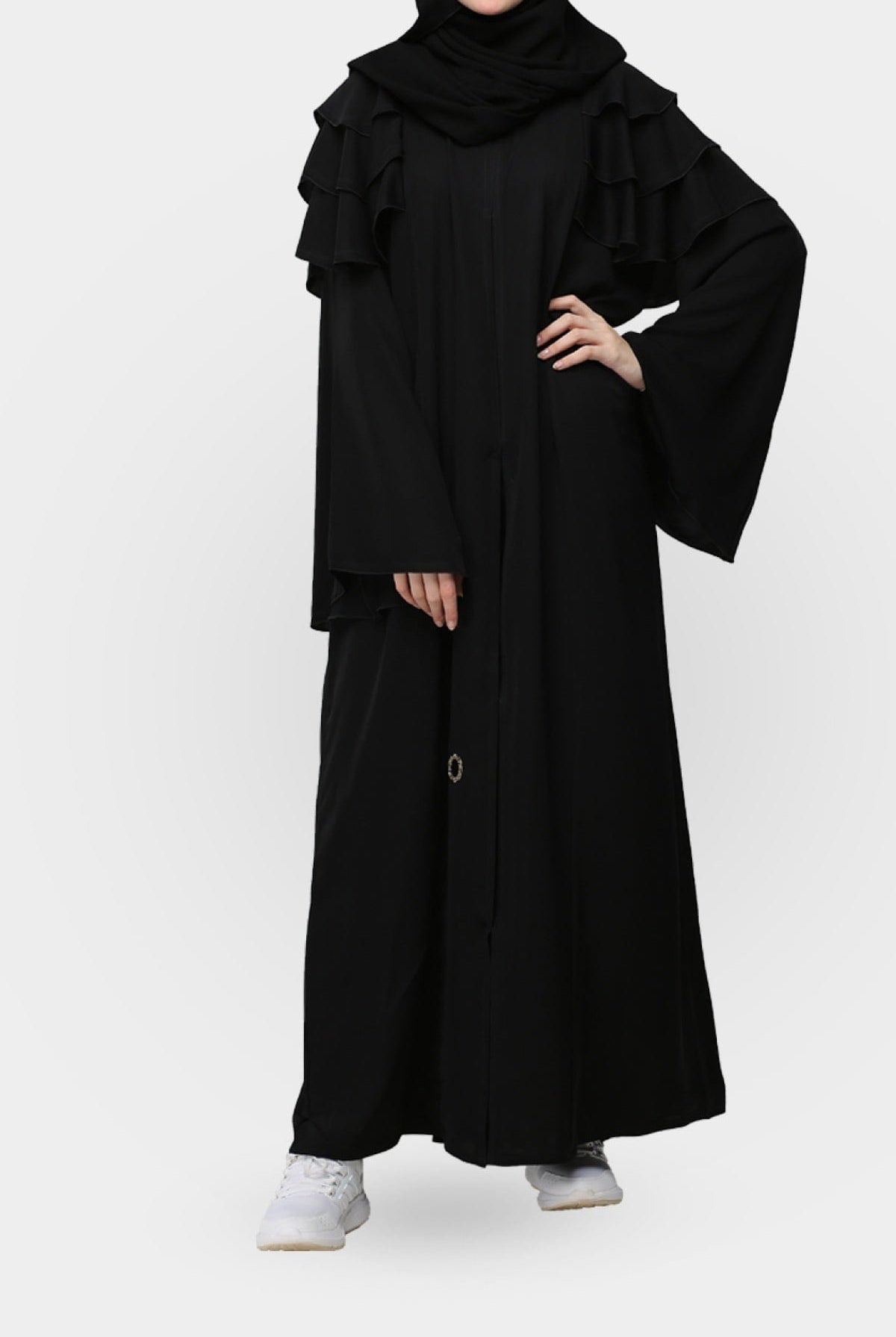 جوهرة عباية كريب بطبقات مميزة على الكتف أسود