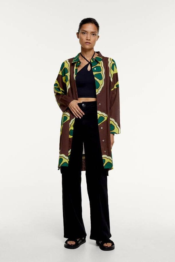 بارفوا فستان تصميم قميص طويل بأكمام مطبوعة بني