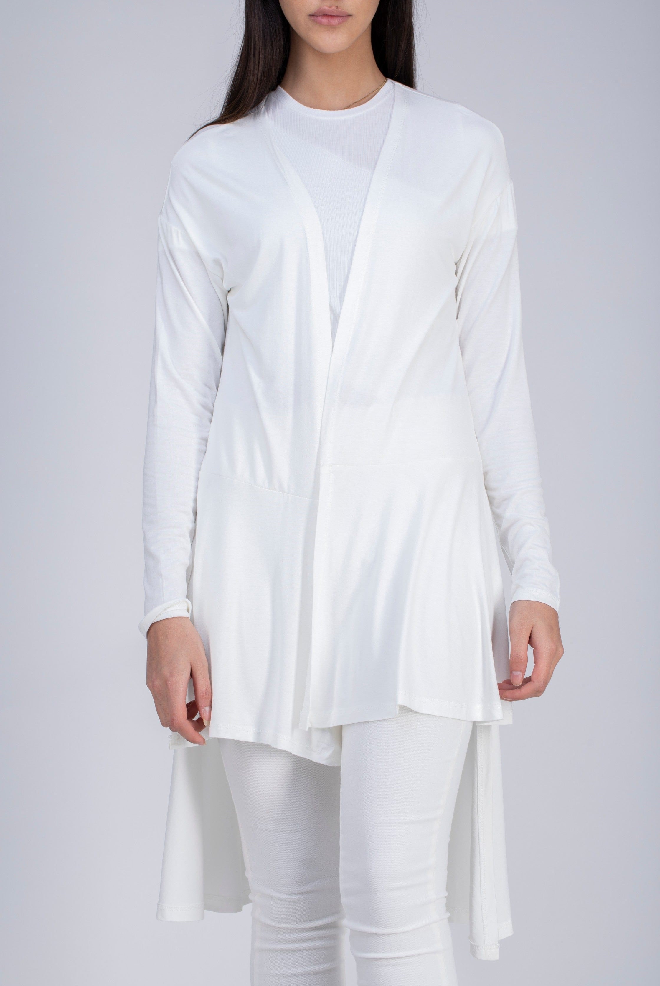 كارديجان سادة قصير من الأمام طويل من الخلف كم طويل