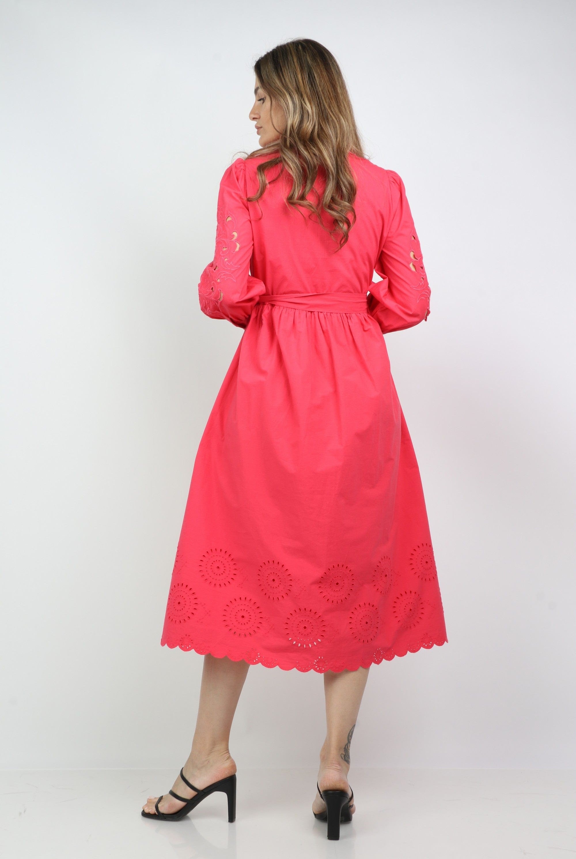 داليدرس فستان قميص ميدي بحزام خصر وياقة طويلة وأزرار أمامية بكم طويل