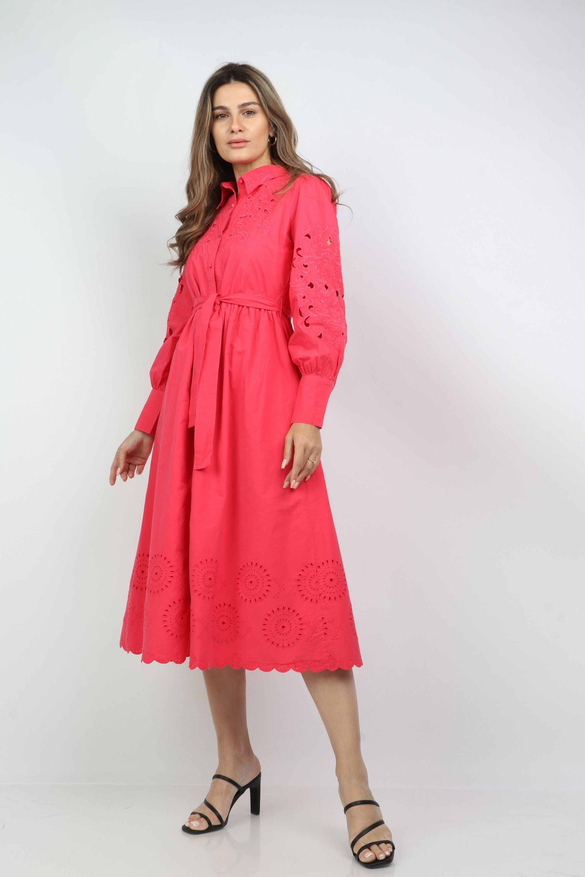 داليدرس فستان قميص ميدي بحزام خصر وياقة طويلة وأزرار أمامية بكم طويل