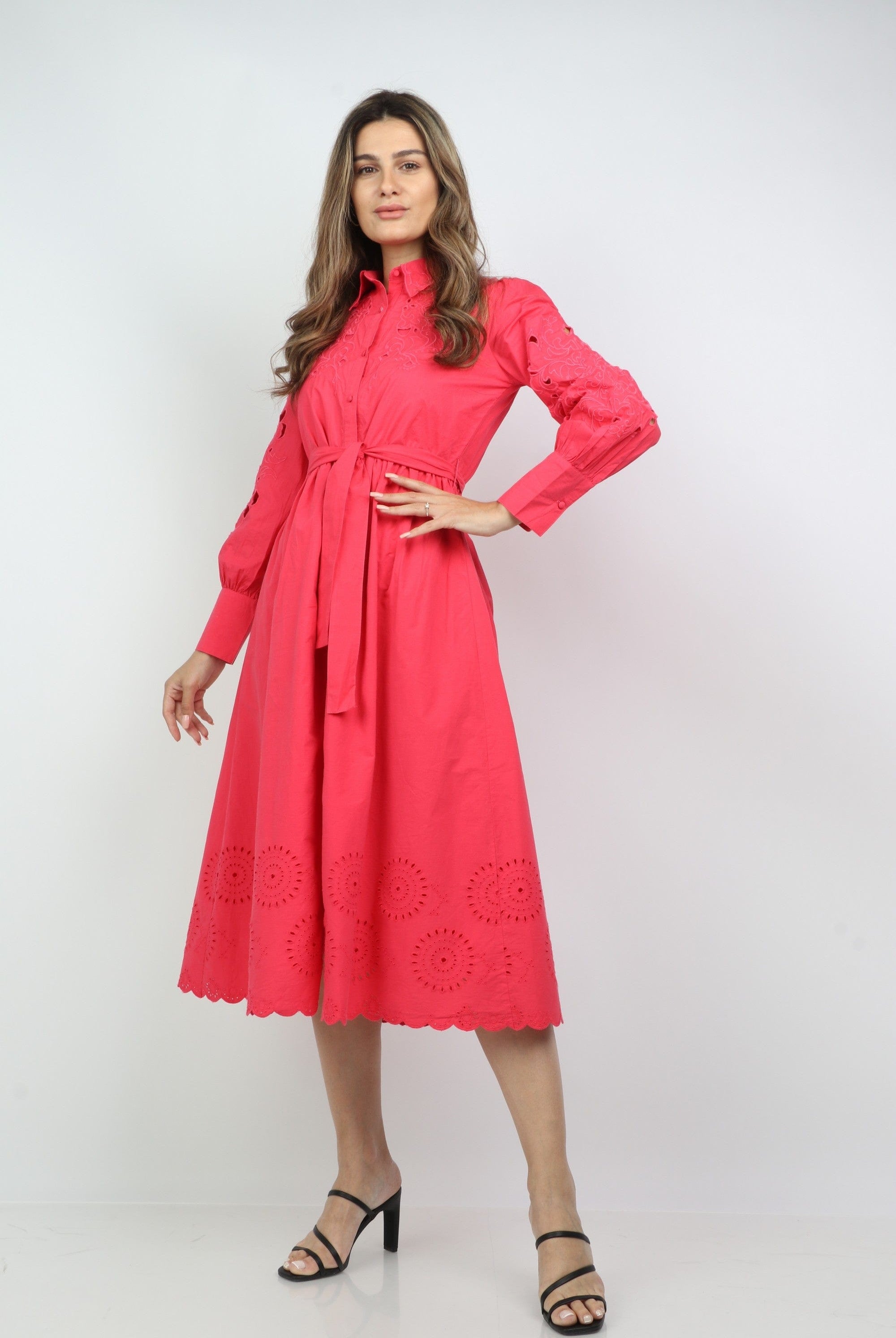 داليدرس فستان قميص ميدي بحزام خصر وياقة طويلة وأزرار أمامية بكم طويل